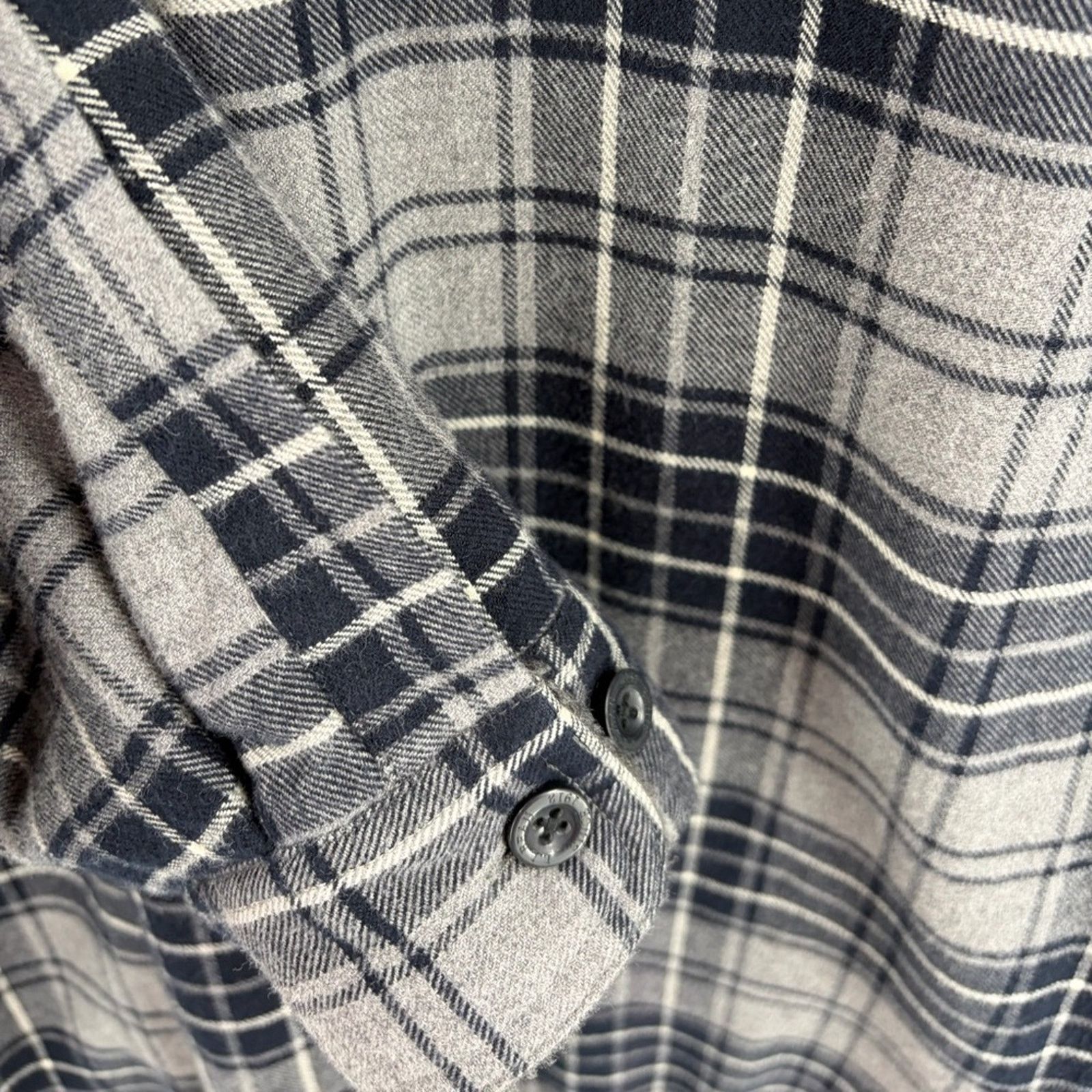 L.L. Bean L.L. Bean men’s fleece lined plaid flannel shirt jacket sz L Size US L / EU 52-54 / 3 - 5 Thumbnail