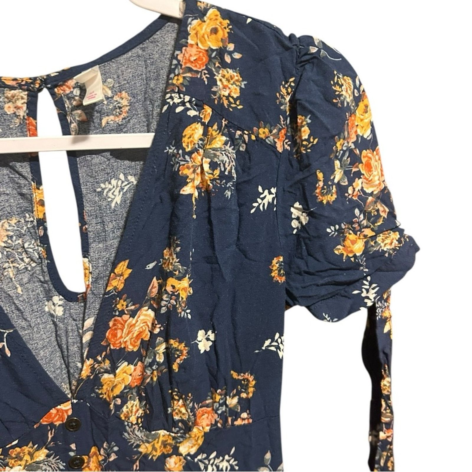 Other Xhilaration Blue Yellow Floral Romper V-Neckline Size M Size 30" / US 8 / IT 44 - 3 Thumbnail