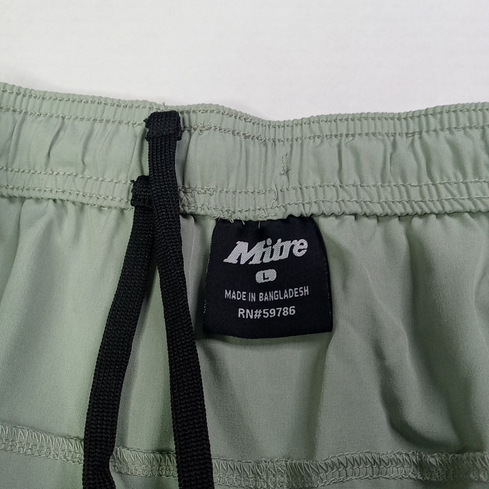 Other Mitre Men’s L Elastic Waist Green Shorts With 7” Inseam NWT Size US 36 / EU 52 - 4 Thumbnail