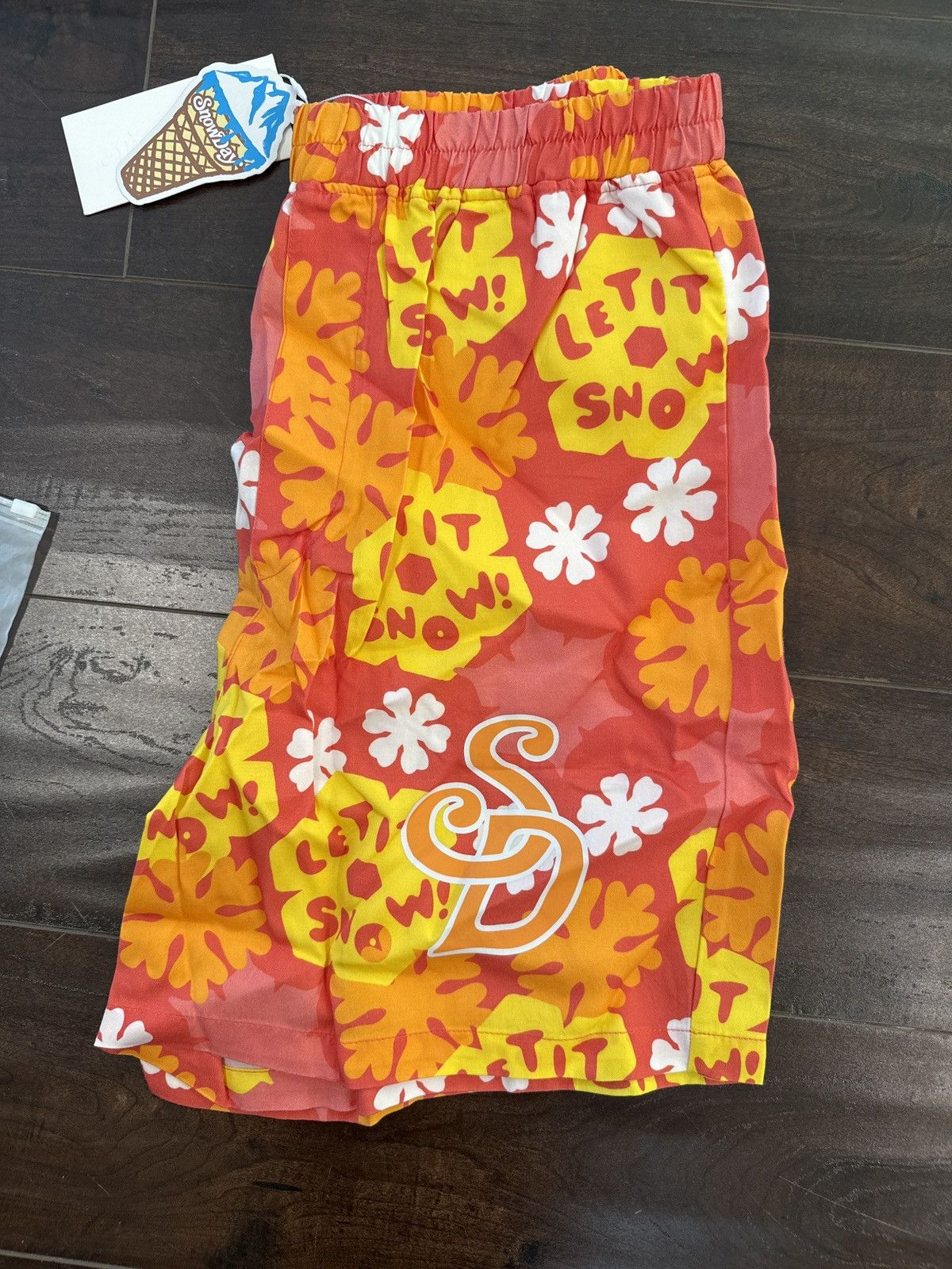 Snowday BRAND NEW - Snowday Flake Shorts - Size Medium Size US 32 / EU 48 - 2 Thumbnail