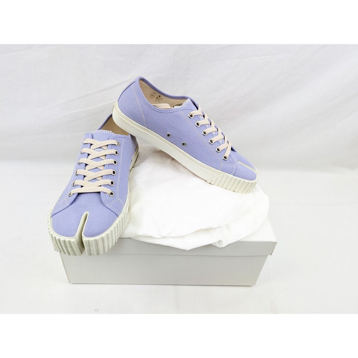 Maison Margiela o1rshd1 Tabi Low-Top Sneakers in Light Purple Size US 10 / EU 43 - 18 Thumbnail