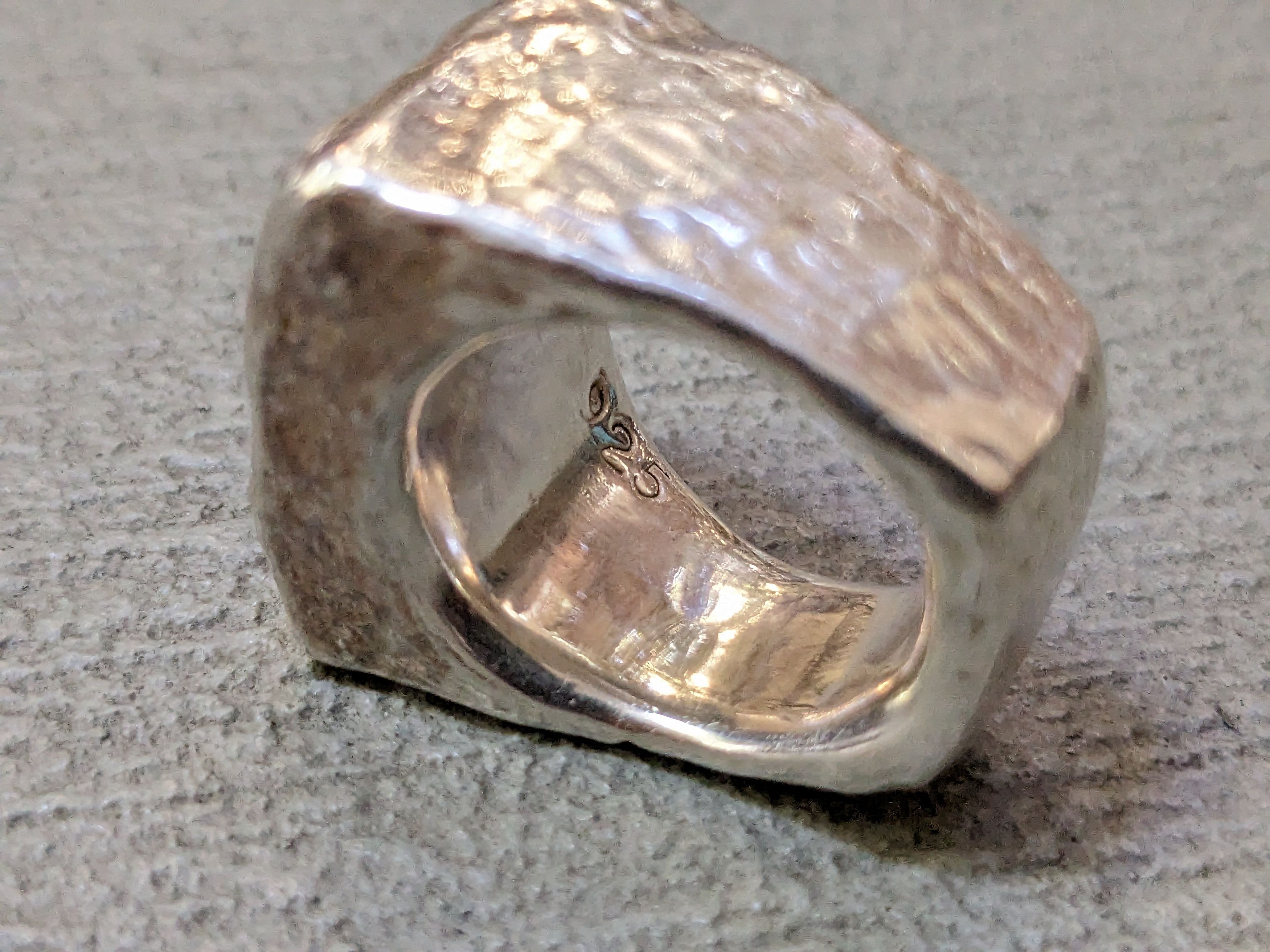 Jewelry Vintage Sterling Silver Ring Size 7.5 Hammered Modern Y2K Size ONE SIZE - 9 Thumbnail