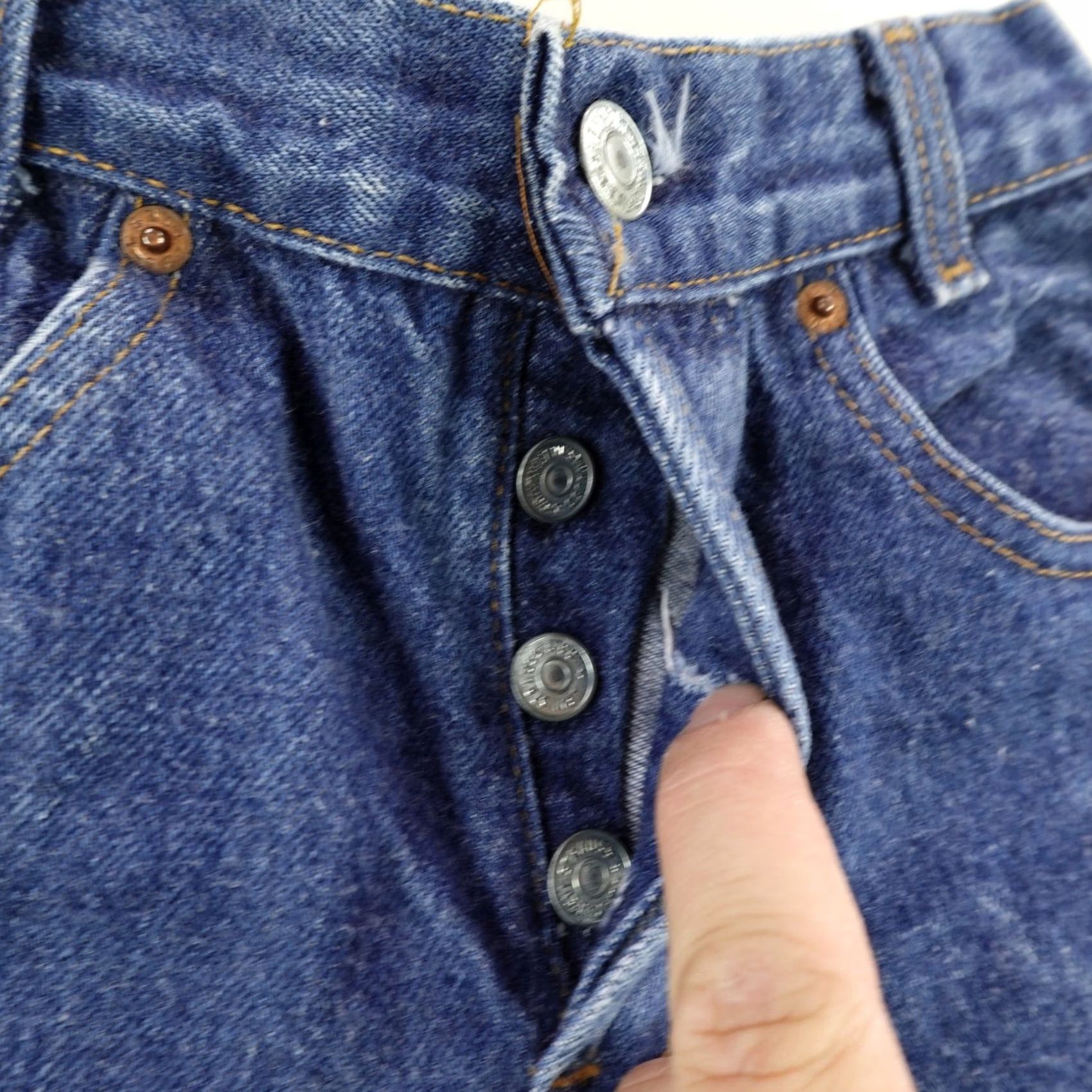 Levi's VINTAGE Levi's 301 Jeans Womens 25x30 Blue Denim Button Fly Straight Leg USA 80s Size 42" / US 20 - 3 Thumbnail