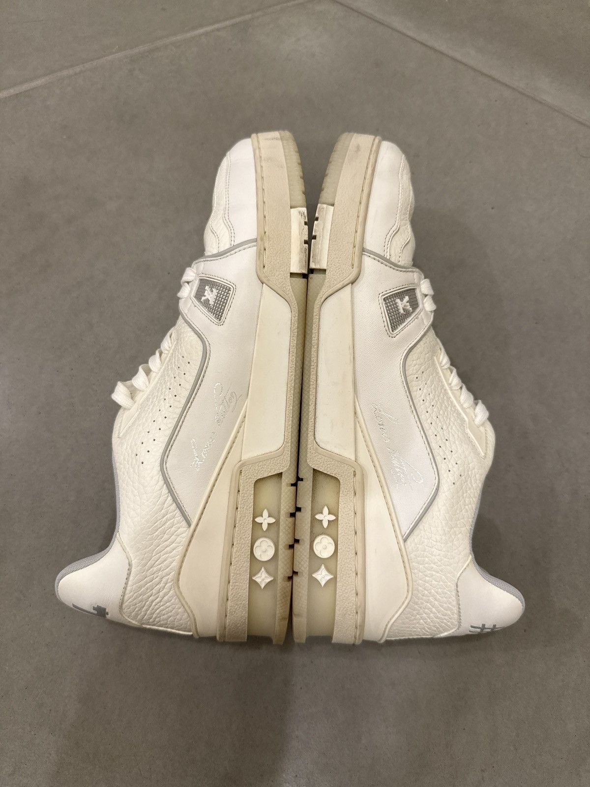 Louis Vuitton Louis Vuitton LV Sneaker Size US 9.5 / EU 42-43 - 2 Thumbnail