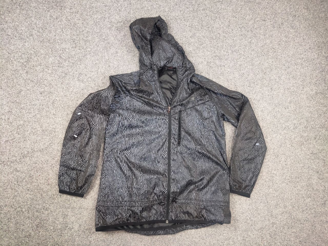 Nike Nike Women's Windbreaker Grid Print reflective Black Jacket Size M / US 6-8 / IT 42-44 - 16 Thumbnail