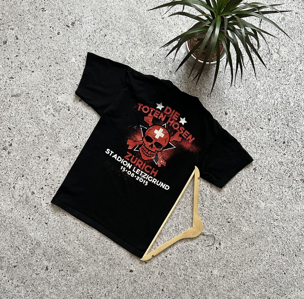 Band Tees × Vintage Vintage Die Toten Hosen An Anfang War Tour 2015 T-Shirt Size US M / EU 48-50 / 2 - 2 Thumbnail
