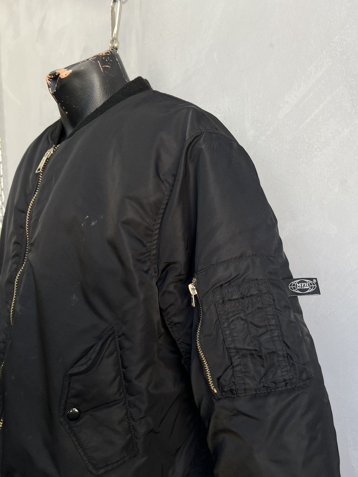 Alpha Industries Vintage Black MA1 Bomber Jacket Military kanye west style Size US M / EU 48-50 / 2 - 4 Thumbnail