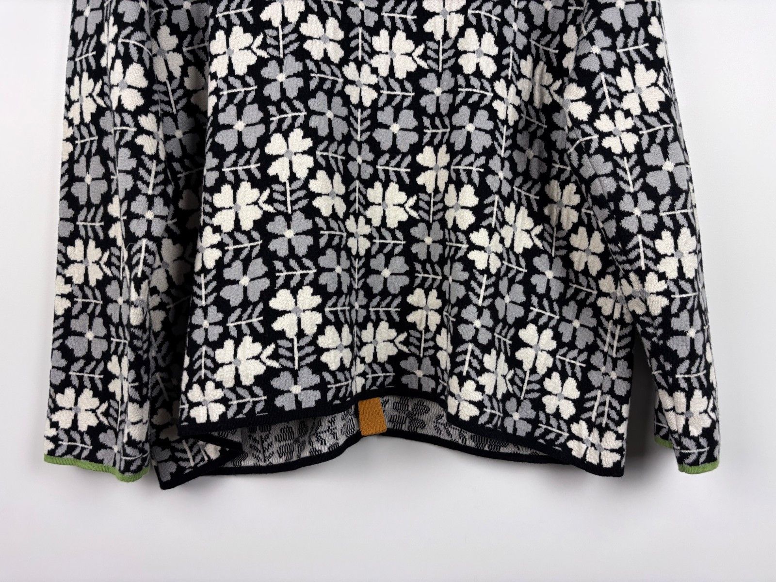 Gudrun Sjoden Gudrun Sjoden Floral Cardigan Organic Cotton Black White XL Size XL / US 12-14 / IT 48-50 - 7 Thumbnail