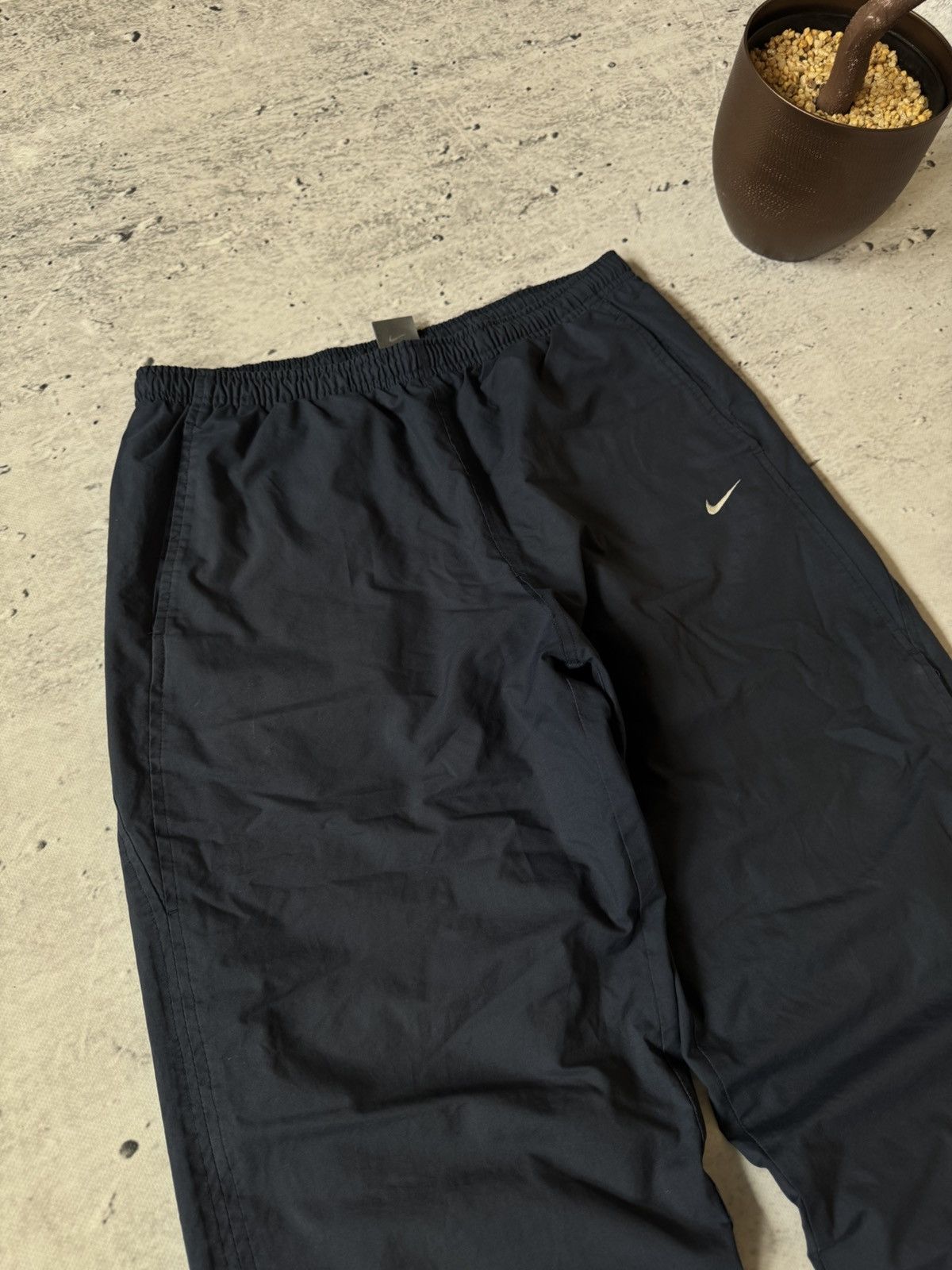 Nike × Vintage NIKE NYLON VINTAGE Y2K OVERSIZE BAGGY FIT PANTS SWEATPANTS Size US 32 / EU 48 - 4 Thumbnail