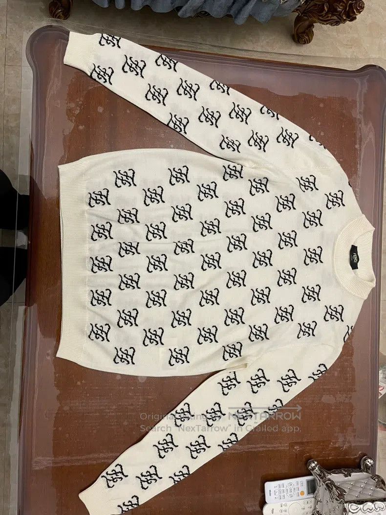 Fendi Fendi Full Logo Knit Sweater Size US L / EU 52-54 / 3 - 1 Thumbnail