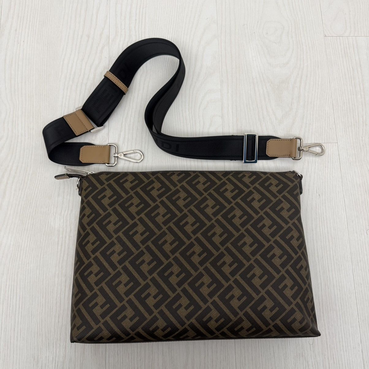 Fendi Fendi FF Logo FVA470 Messenger Bag Shoulder Bag Clutch Logo Size ONE SIZE - 8 Thumbnail