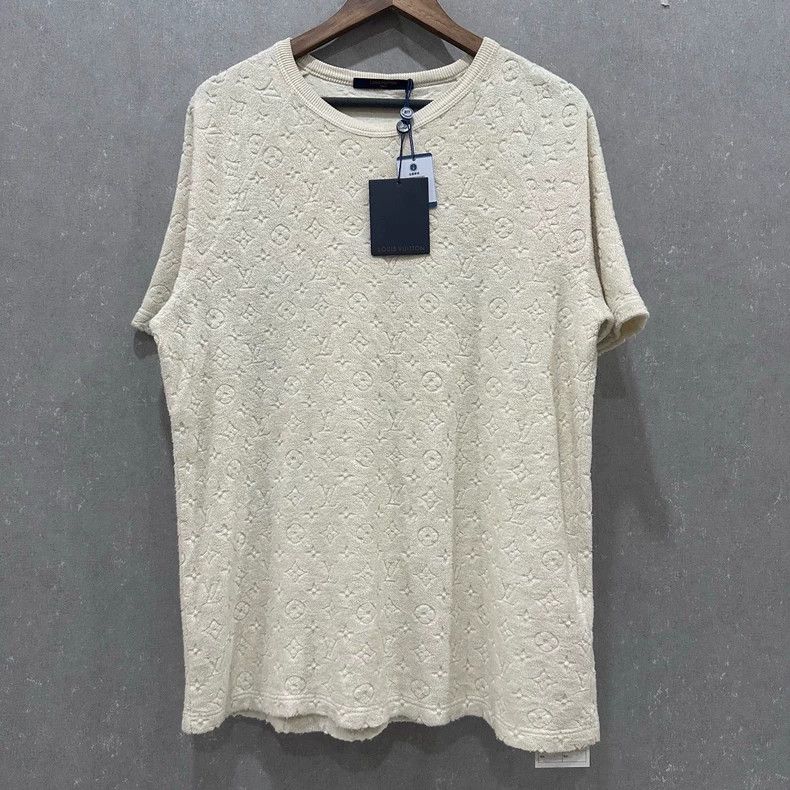 Louis Vuitton Louis Vuitton Off-white embossed towel short sleeve Size US XL / EU 56 / 4 - 1 Thumbnail