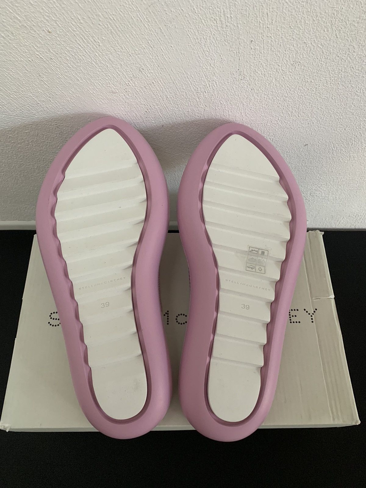 Stella McCartney Stella McCartney Air Slide Flip Flop Size US 7 / IT 37 - 14 Thumbnail