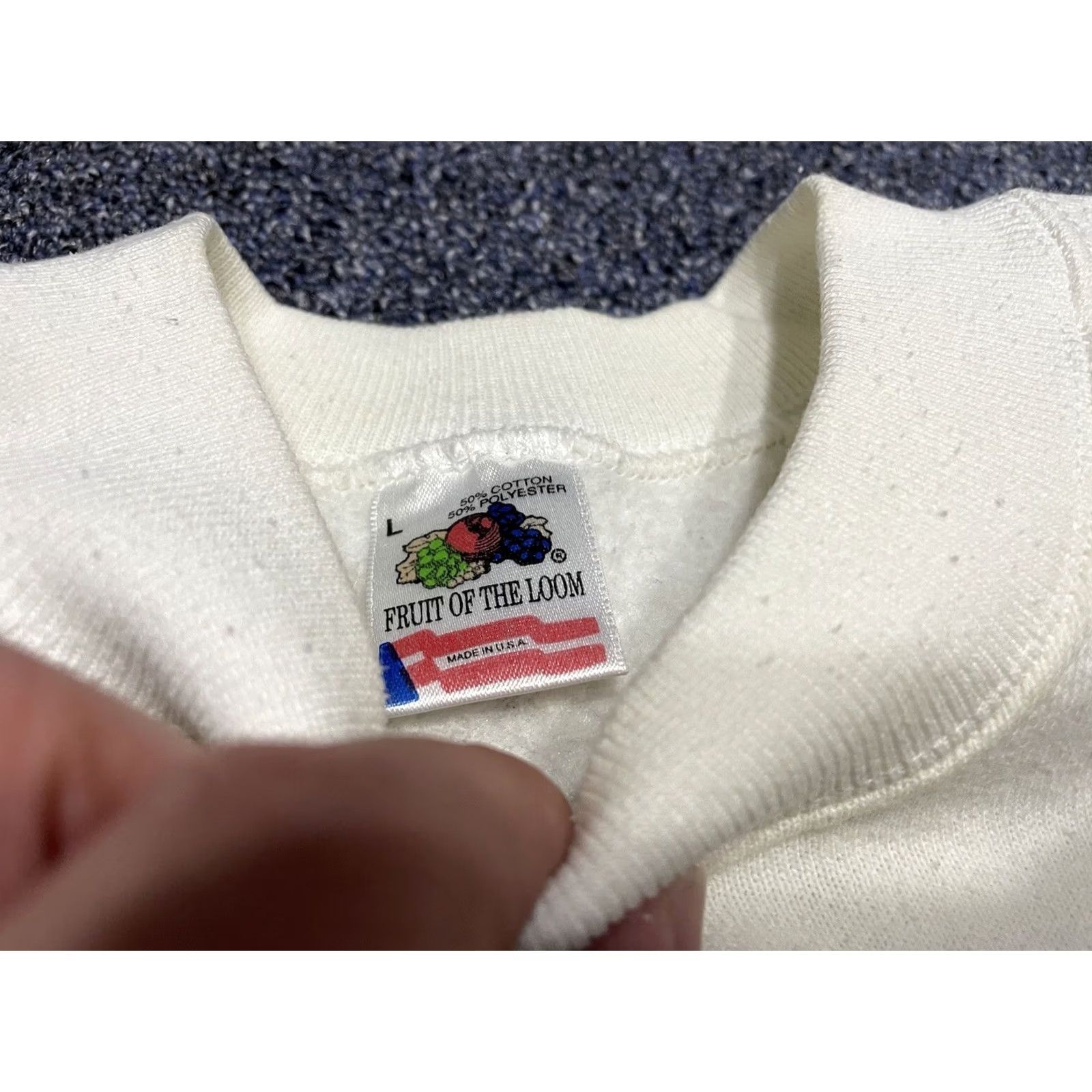 Vintage VINTAGE Bears Skiing Christmas Sweatshirt White Crewneck L Sweatshirt Unbranded Unisex Adults Regular Christmas Bears Ski Retro Pullover Hull Size L / US 10 / IT 46 - 3 Thumbnail