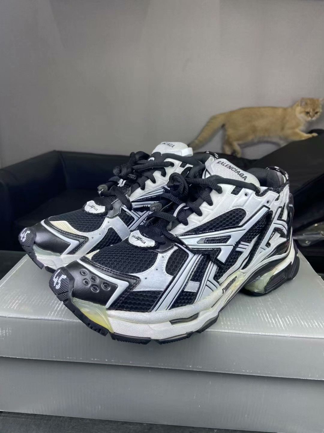 Balenciaga Balenciaga Running Black Lowtop Sneakers 45 Men Size US 11.5 / EU 44-45 - 1 Thumbnail