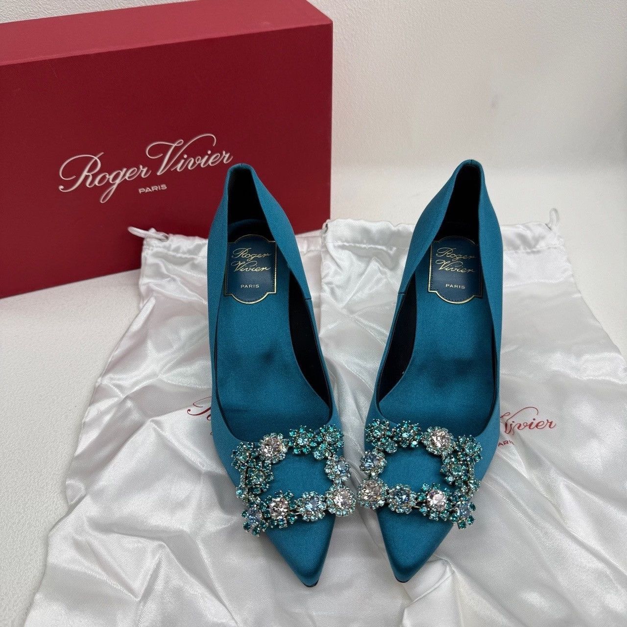Roger Vivier Roger Vivier Retro Blue Lowtop Sneakers us_5 Women Size US 5 / IT 35 - 1 Thumbnail