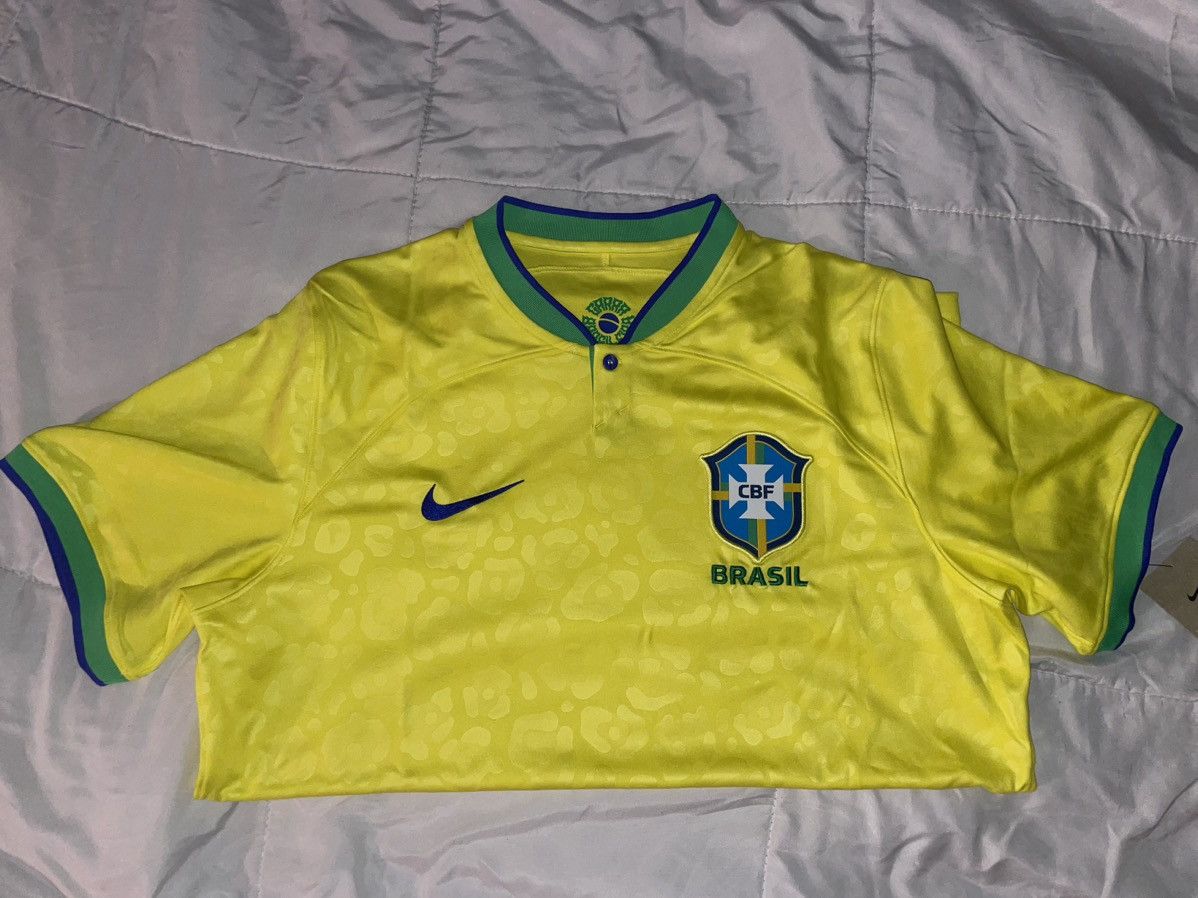 Nike Brazil Jersey 2022 World cup Men’s Size US L / EU 52-54 / 3 - 13 Thumbnail