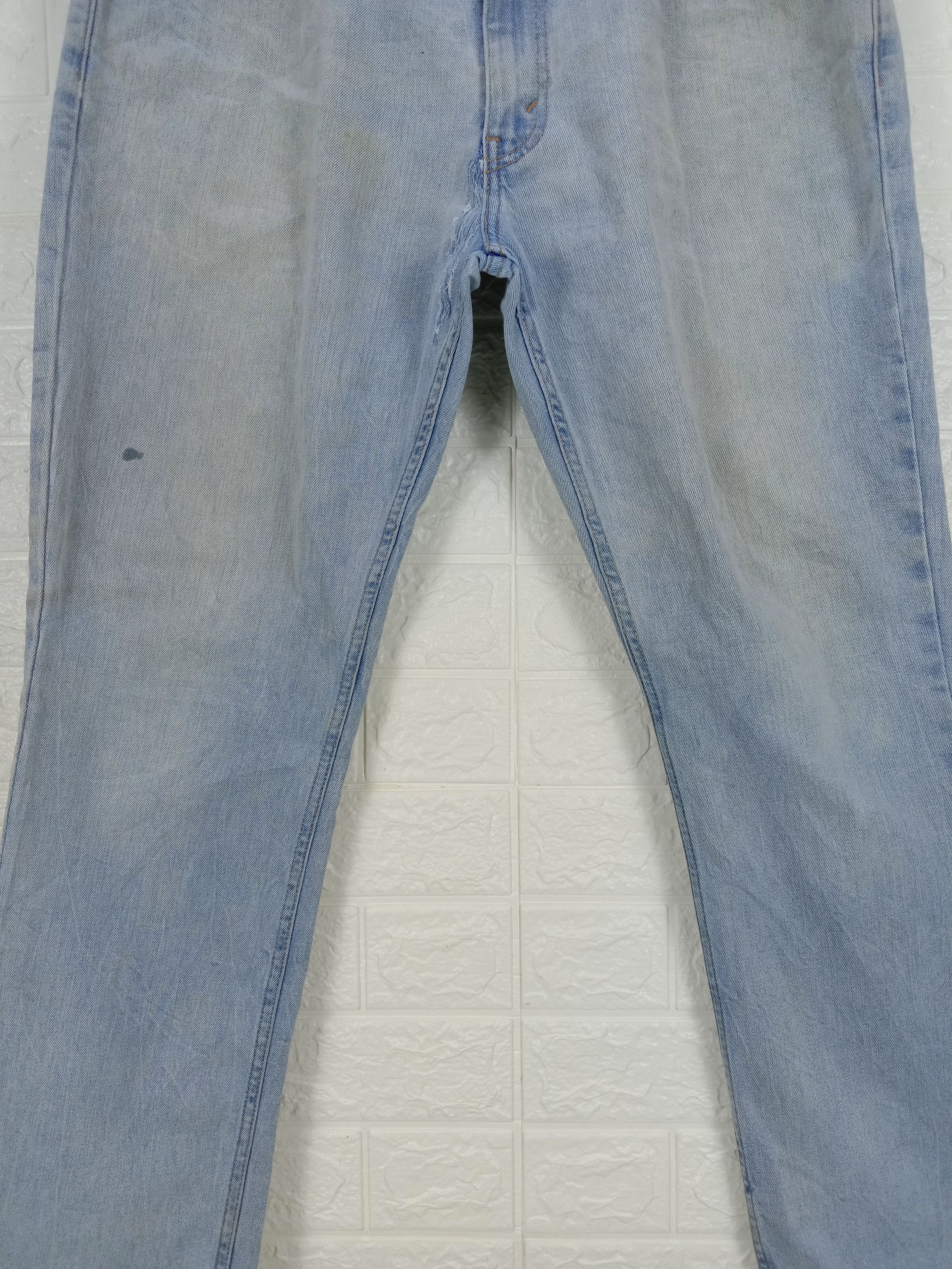 Levi's Vintage Levi's 511 Jeans Light Wash Slim Cut Denim Size US 36 / EU 52 - 3 Thumbnail