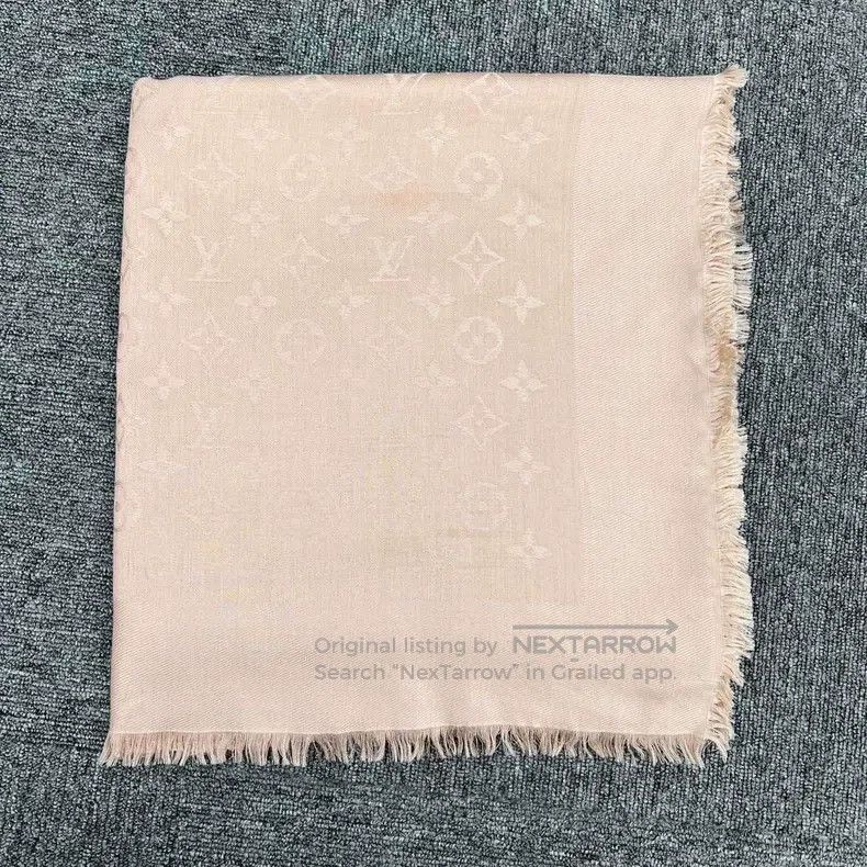Louis Vuitton Louis Vuitton monogram pink, aged wool and silk shawl sc Size ONE SIZE - 2 Thumbnail