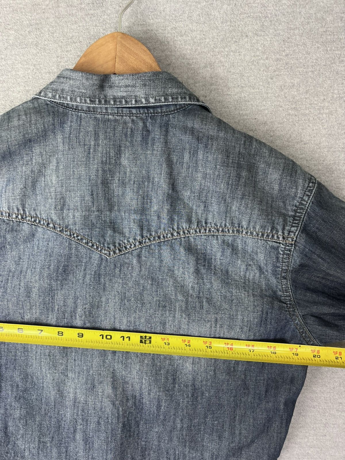 Vintage × Wrangler Wrangler Retro Premium Denim Mens Small Chambray Shirt Pearl Size US S / EU 44-46 / 1 - 6 Thumbnail