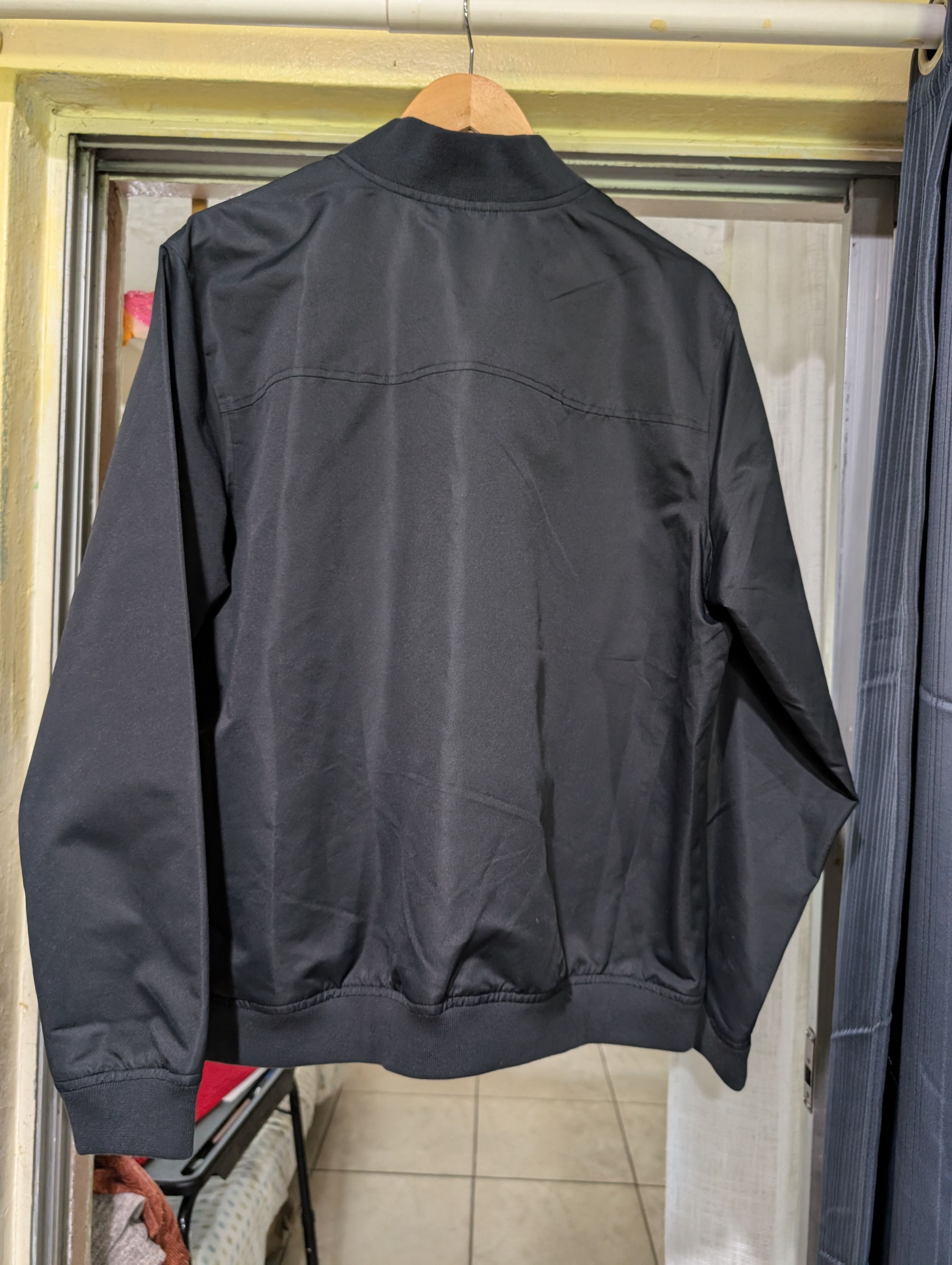 Levi's men black bomber jacket nylon size Large Size US L / EU 52-54 / 3 - 2 Thumbnail