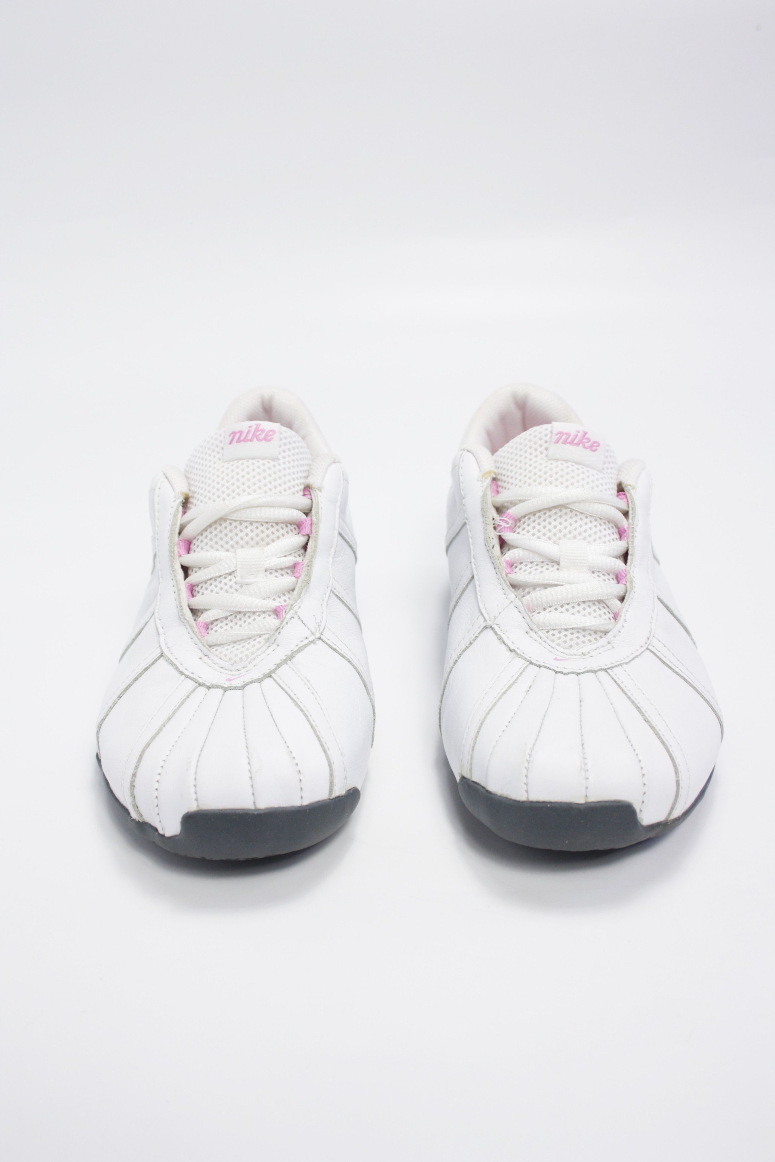 Japanese Brand × Nike × Vintage Nike 2005 Vintage Leather Sneaker Shoes Y2K Size US 9 / IT 39 - 2 Thumbnail