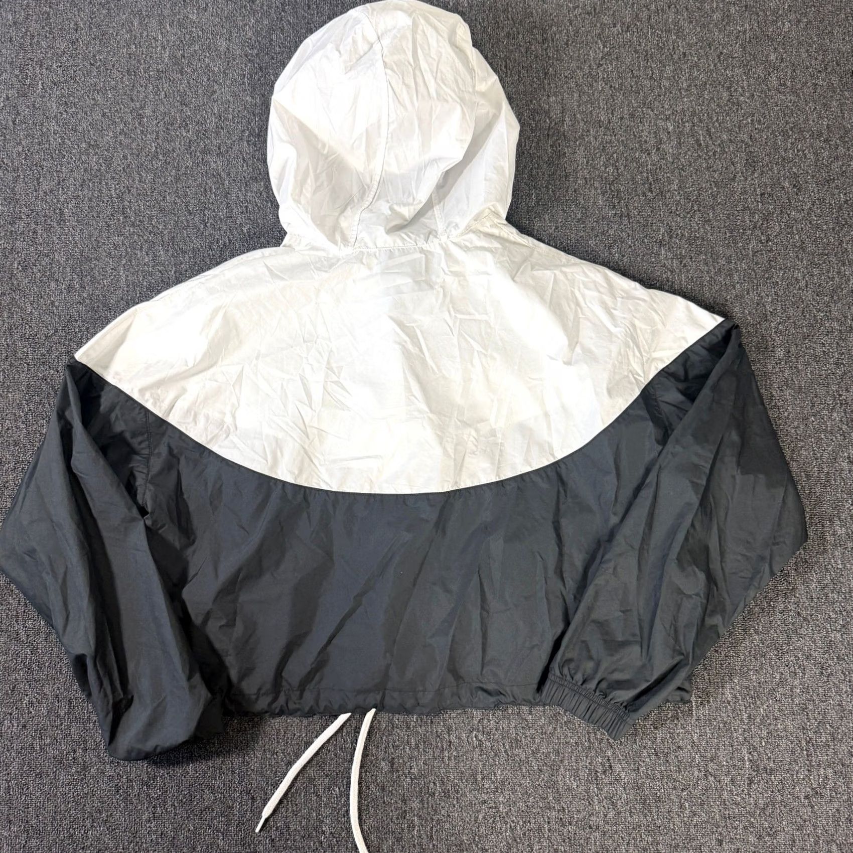 Nike VINTAGE Nike Black White Lightweight Golf Zip Hoodie Windbreaker Jacket L Women Size L / US 10 / IT 46 - 2 Thumbnail