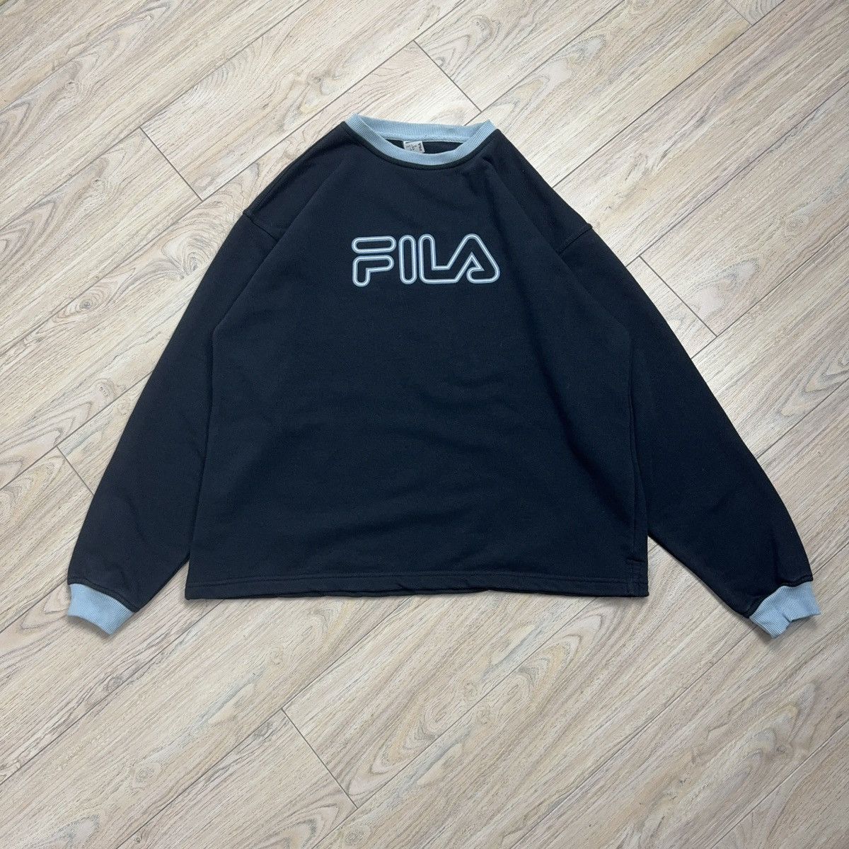 Fila Vintage Y2K Fila Boxy Big Center Logo Crewneck Sweatshirt Size US L / EU 52-54 / 3 - 1 Thumbnail