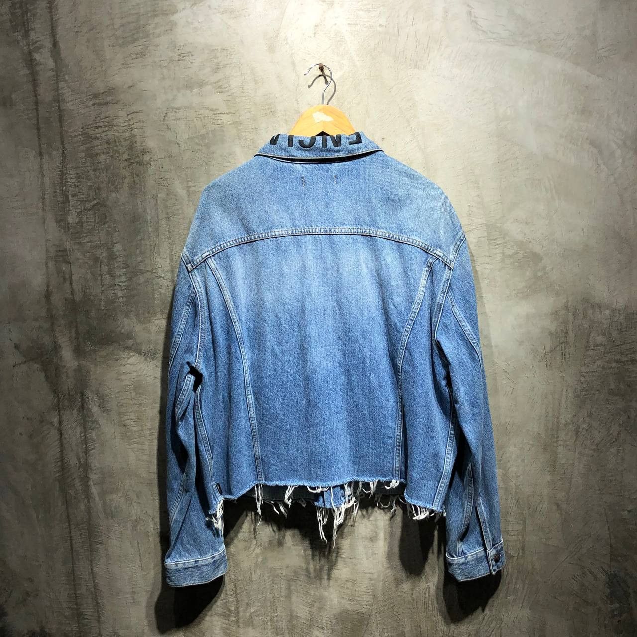Balenciaga Balenciaga Destroys denim jacket Size US XL / EU 56 / 4 - 6 Thumbnail