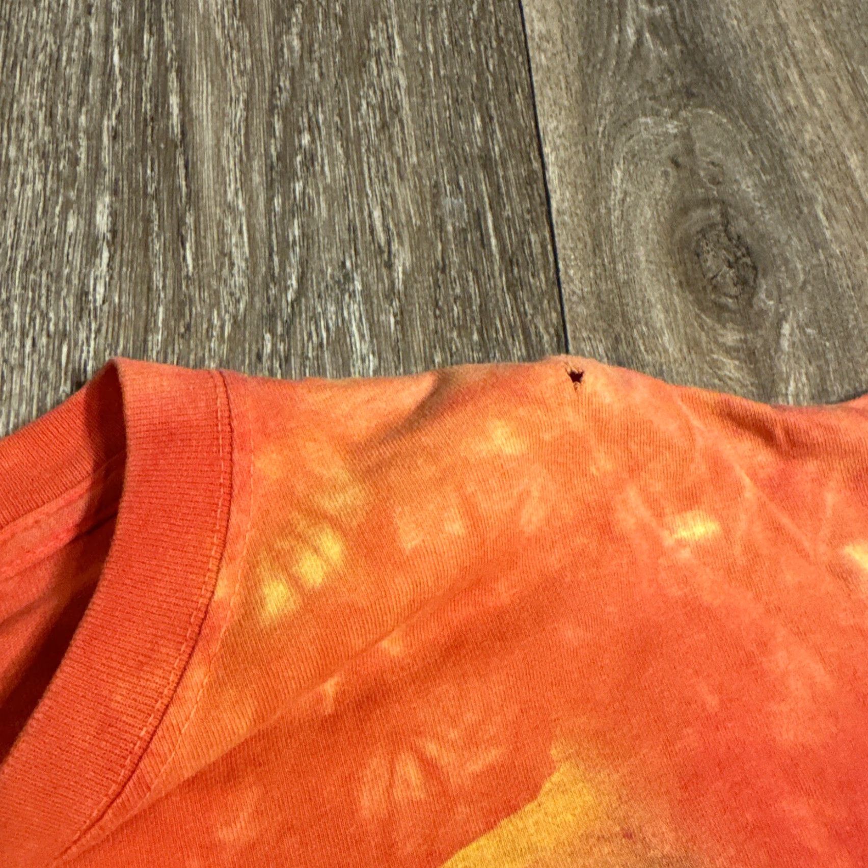 The Mountain VINTAGE The Mountain T-Shirt XL Orange Tie Dye 2001 Dueling Dragons Fantasy Knight 90s Mens XL Orange Tie Dye Dragon Knight Mens Size US XL / EU 56 / 4 - 8 Thumbnail