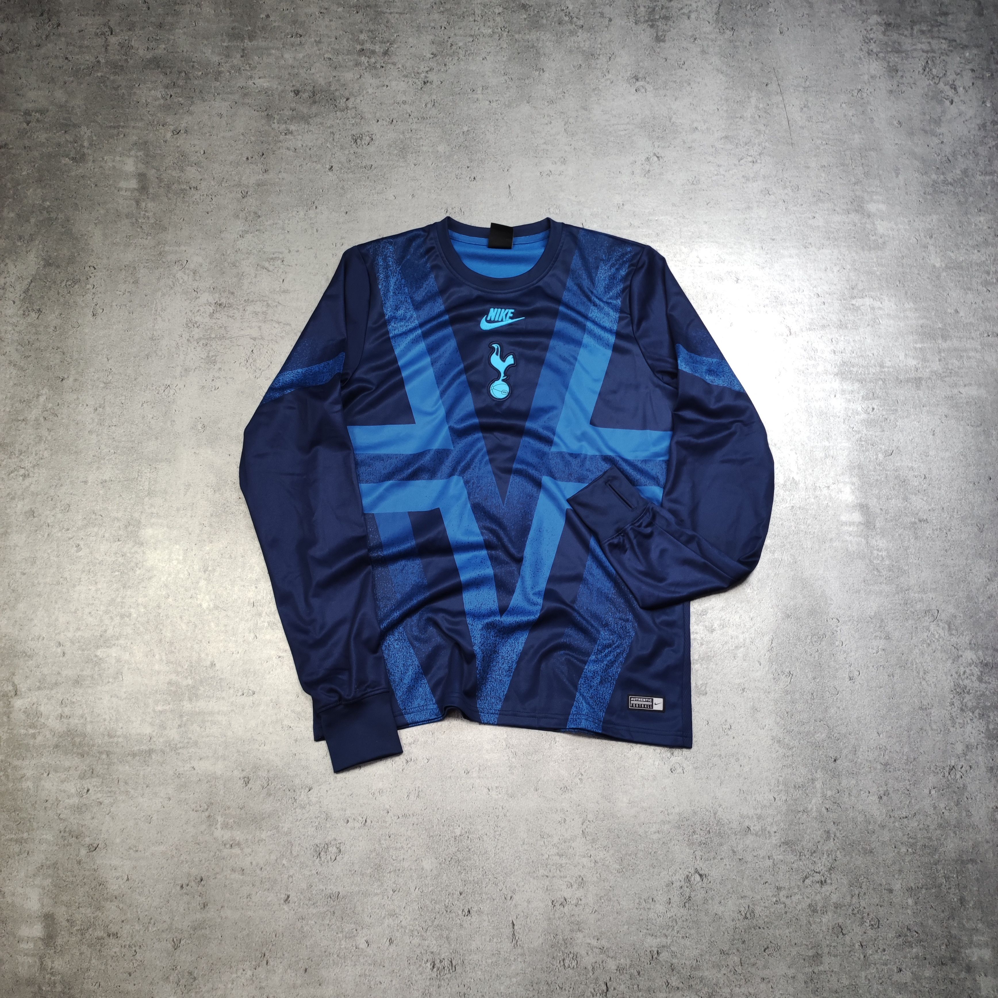 Nike RARE Tottenham Hotspurs x Nike Training Pre Match Longsleeve Size US M / EU 48-50 / 2 - 1 Thumbnail