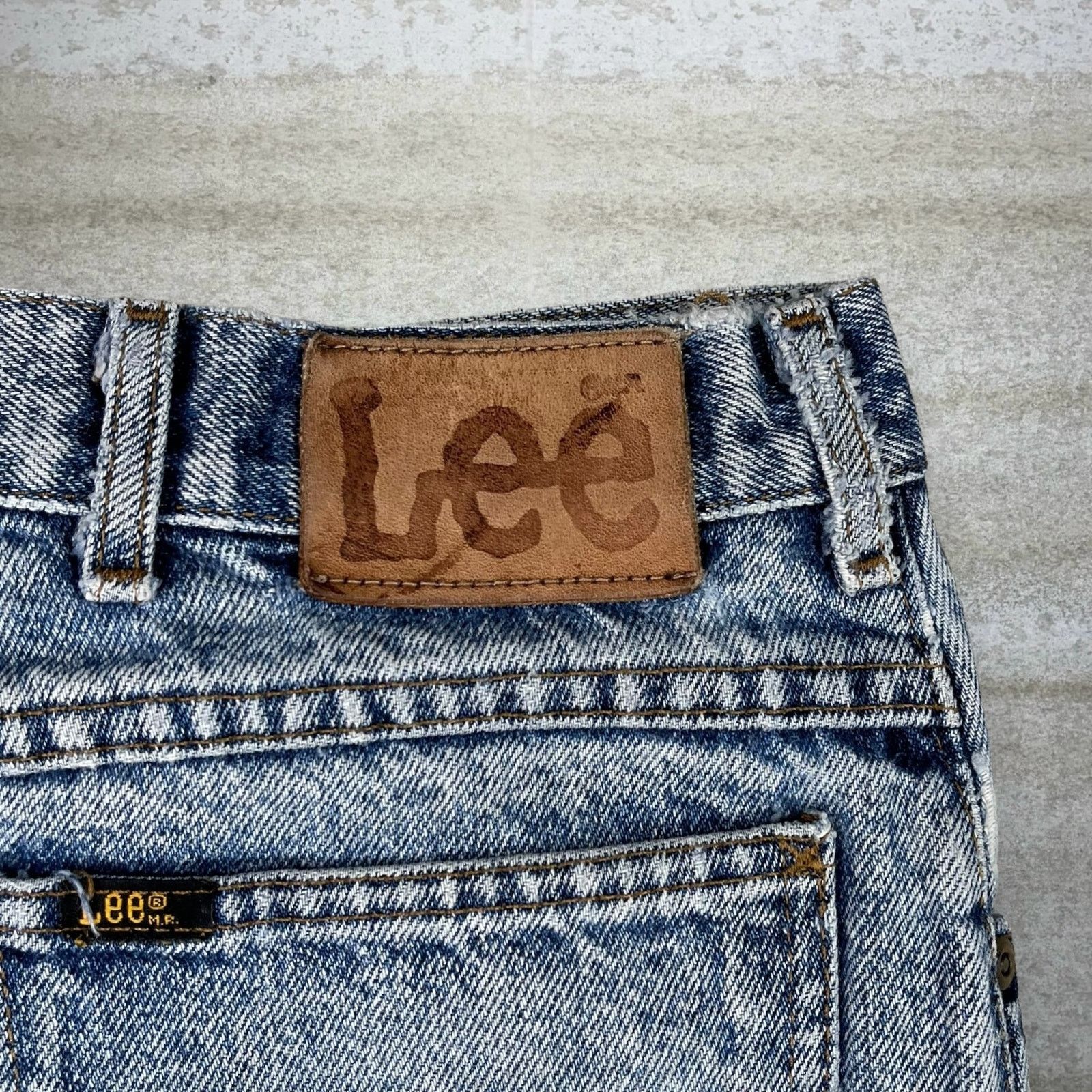 Lee Vintage 90s Lee MR Jeans 36x32 Relaxed Fit Light Wash Denim Size US 36 / EU 52 - 4 Thumbnail