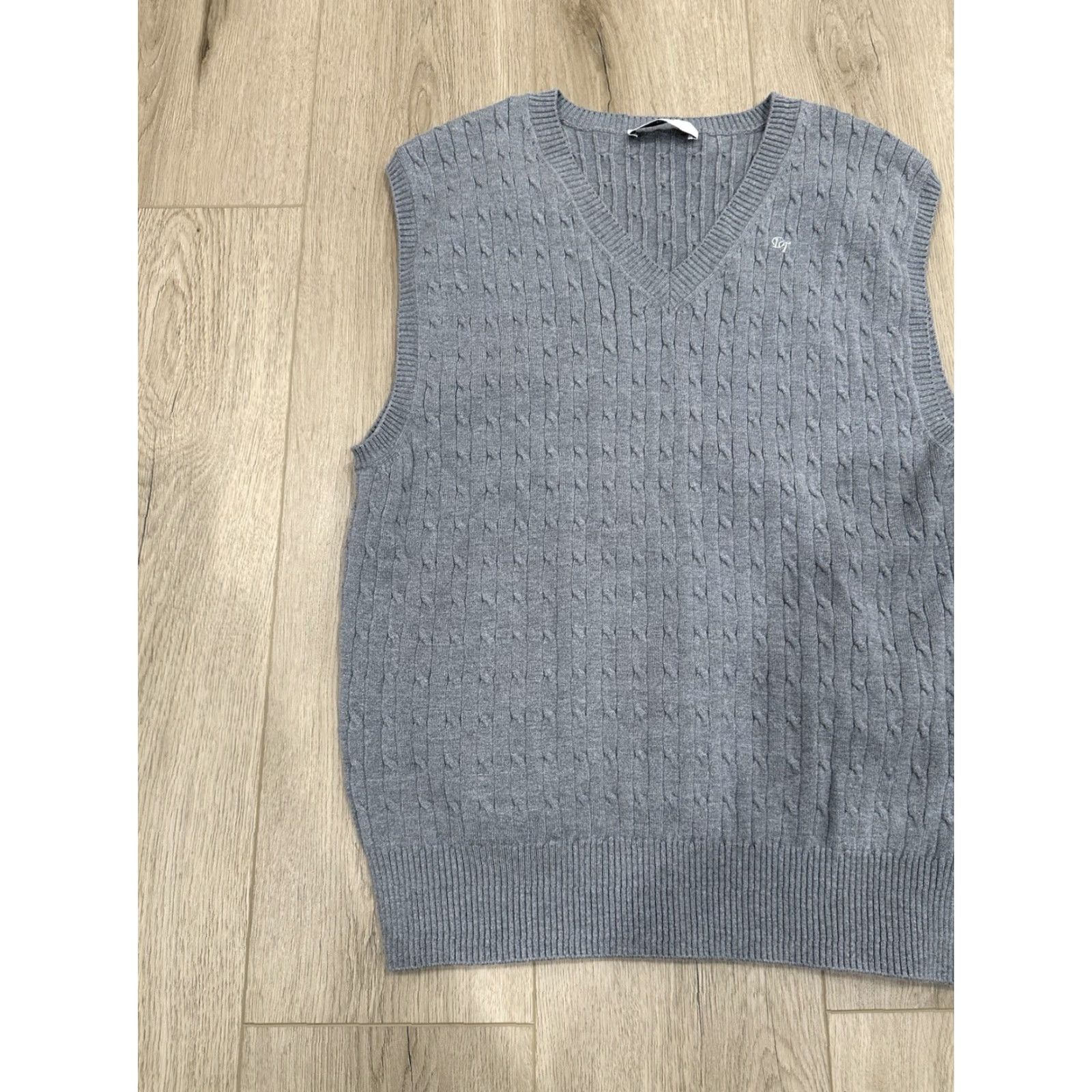 Vintage LUXURY DUNST V- Neck Cable Knit VEST MELANGE Gray SIZE Medium UNISEX KNIT Size US M / EU 48-50 / 2 - 3 Thumbnail
