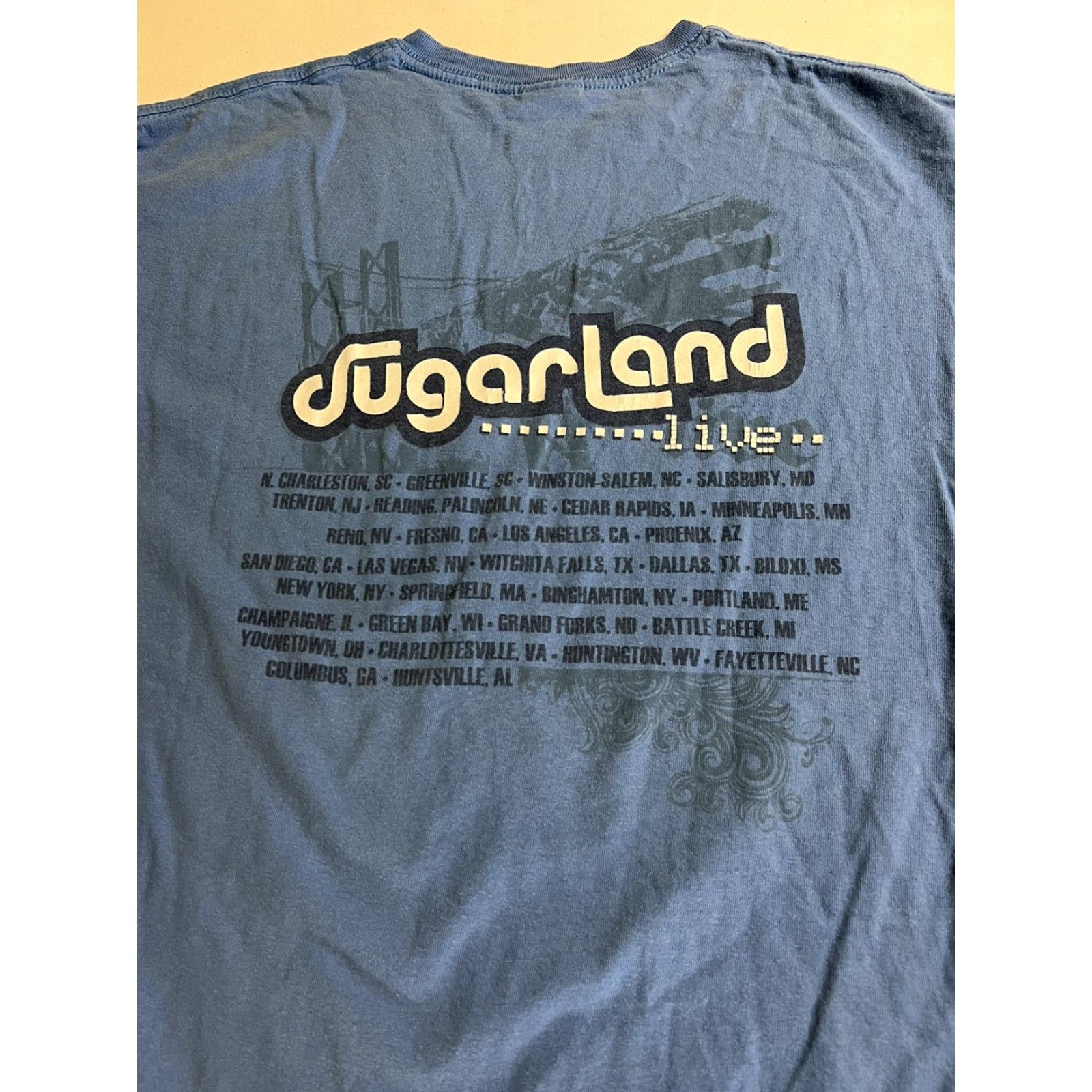 Gildan Sugarland T Shirt Adult Large L Blue Back band Concert Tee Country Music Cotton Size US M / EU 48-50 / 2 - 7 Thumbnail