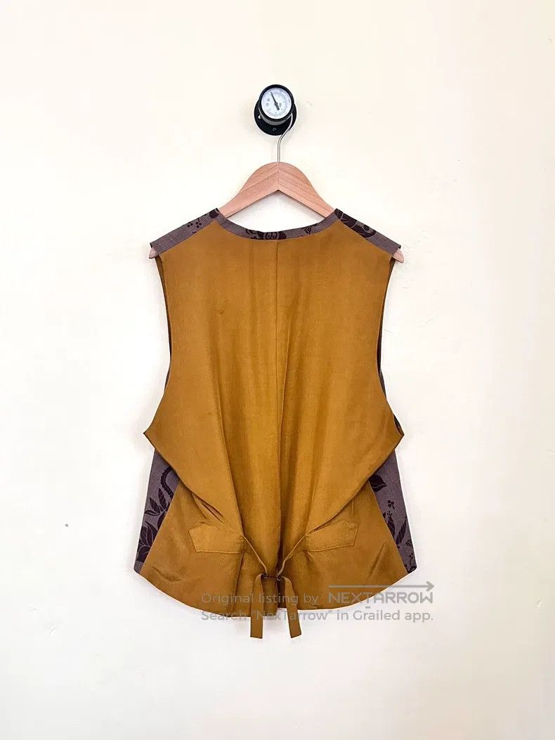 Needles Needles Floral butterfly vest Size US M / EU 48-50 / 2 - 4 Thumbnail
