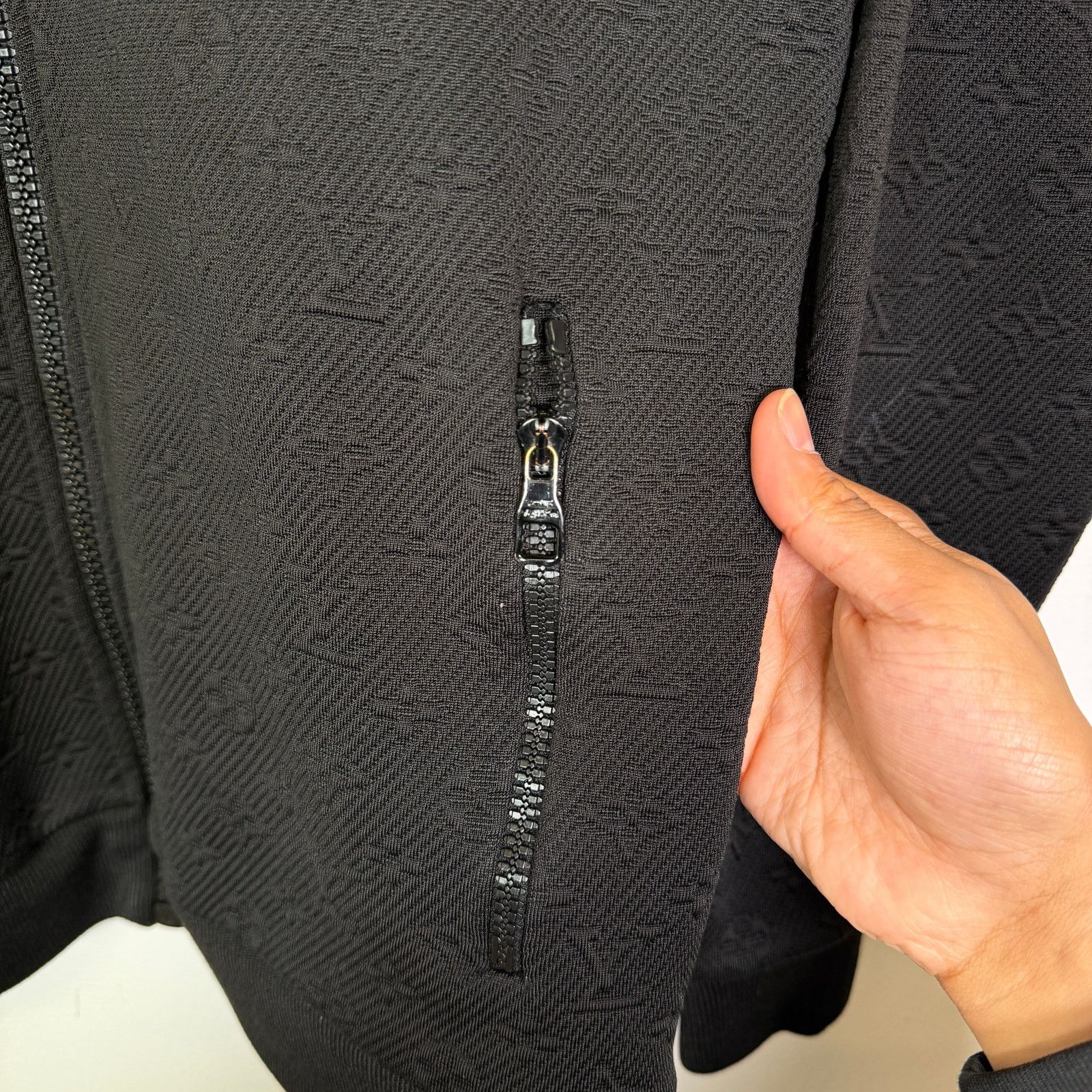 Louis Vuitton Louis Vuitton Monogram Embossed Zip-Up Jacket Size US S / EU 44-46 / 1 - 4 Thumbnail
