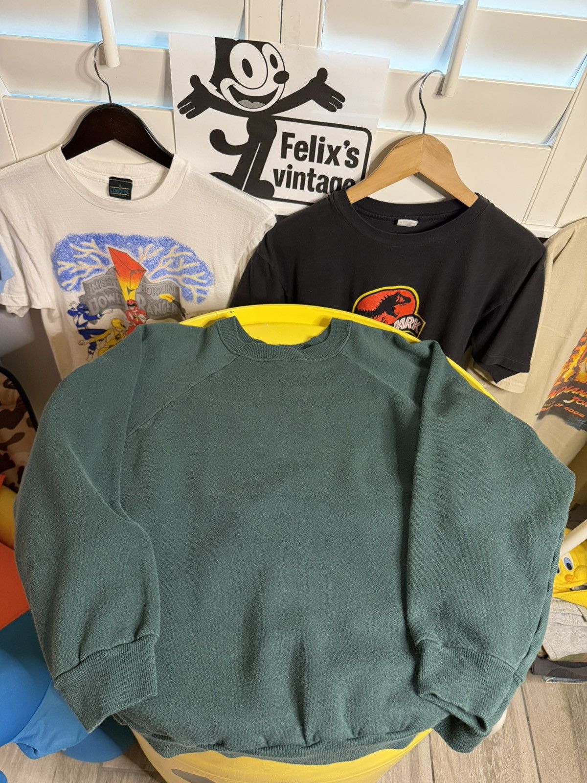 Vintage Vintage 1990s hanes blank crewneck forest green Size US M / EU 48-50 / 2 - 1 Thumbnail