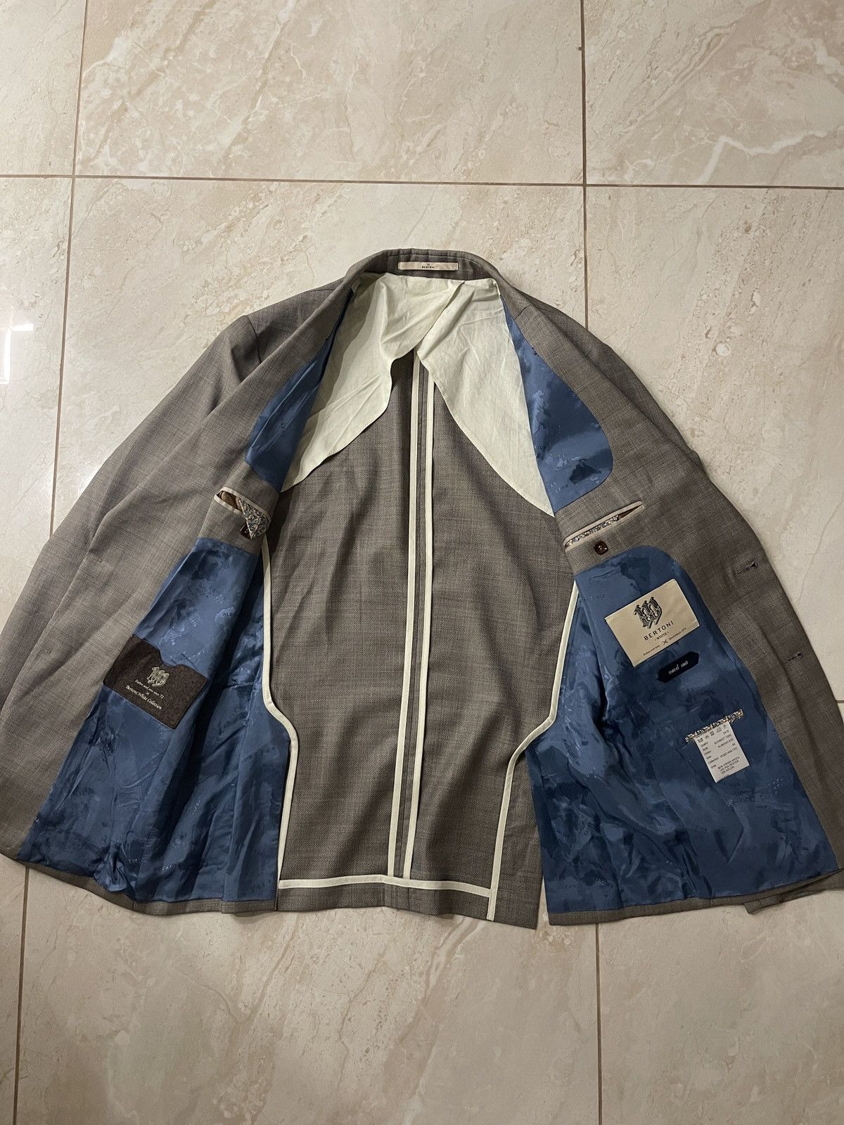 Designer Designer light blazer sport coat Bertoni wool classic jacket Size 38R - 11 Thumbnail
