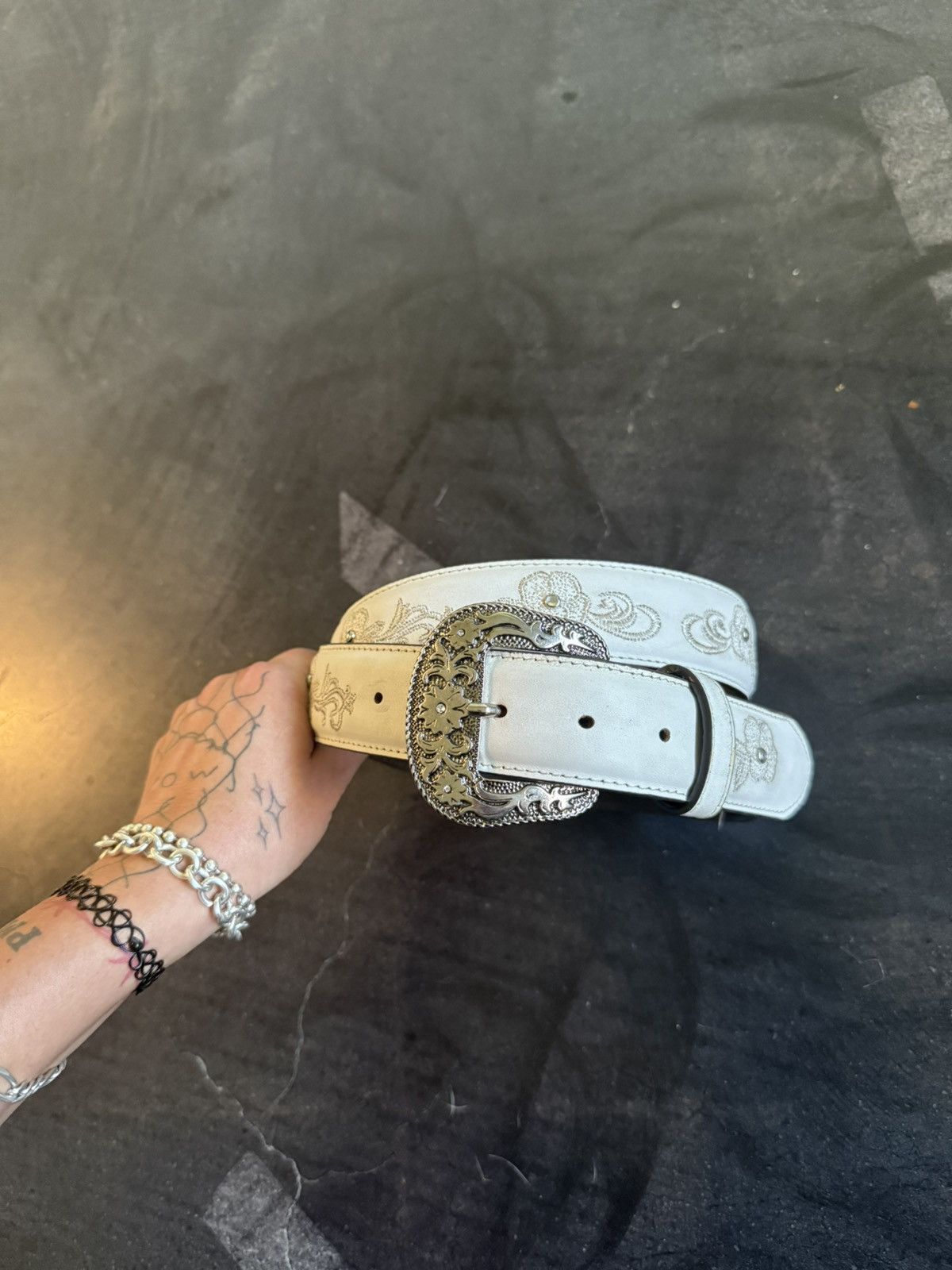 Other Shyanne White & Silver Concho Rhinestone belt Size 46 - 6 Thumbnail