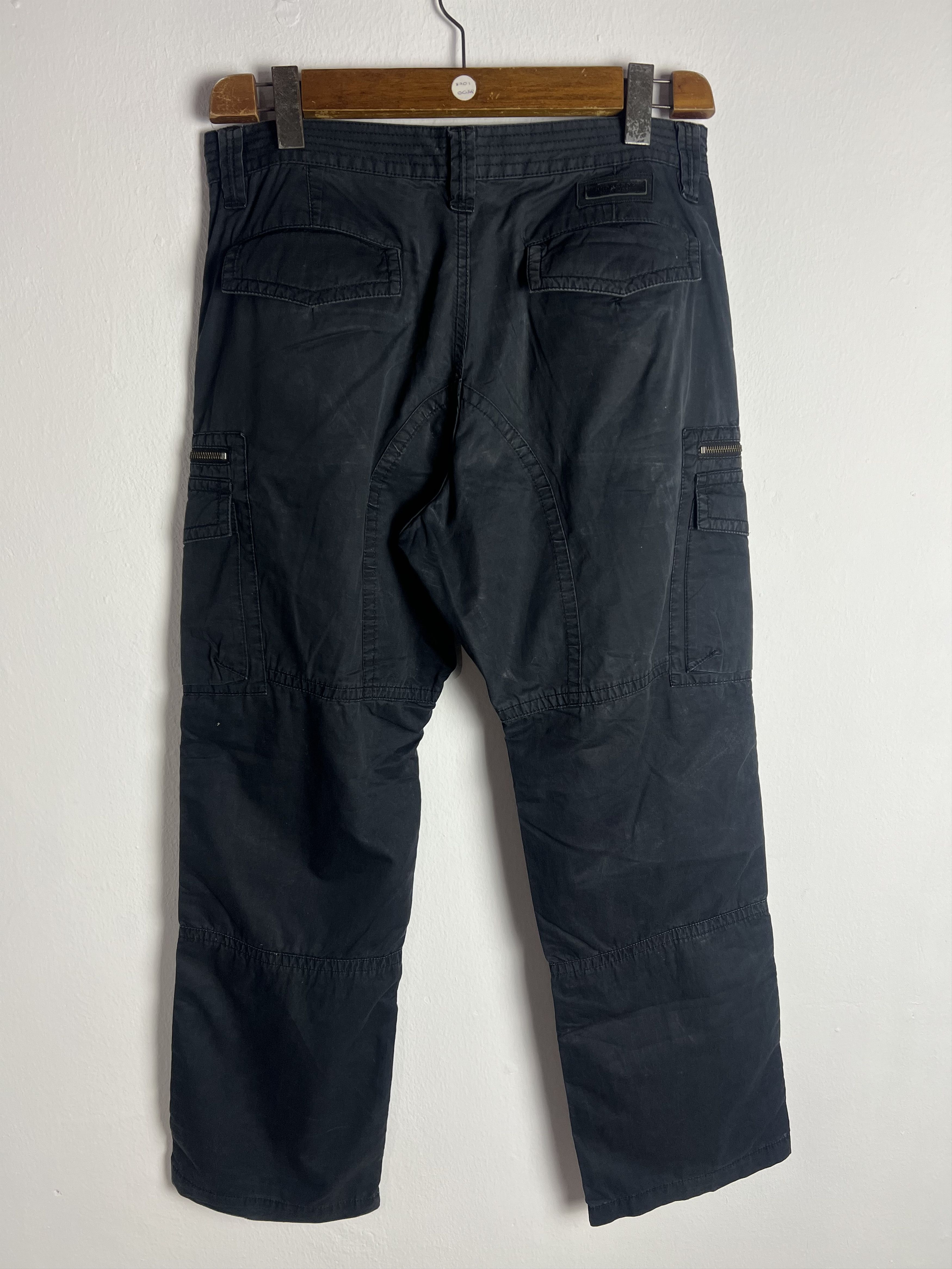 Burberry BURBERRY BLUE LABEL MULTIPOCKET CARGO PANT Size US 34 / EU 50 - 2 Thumbnail
