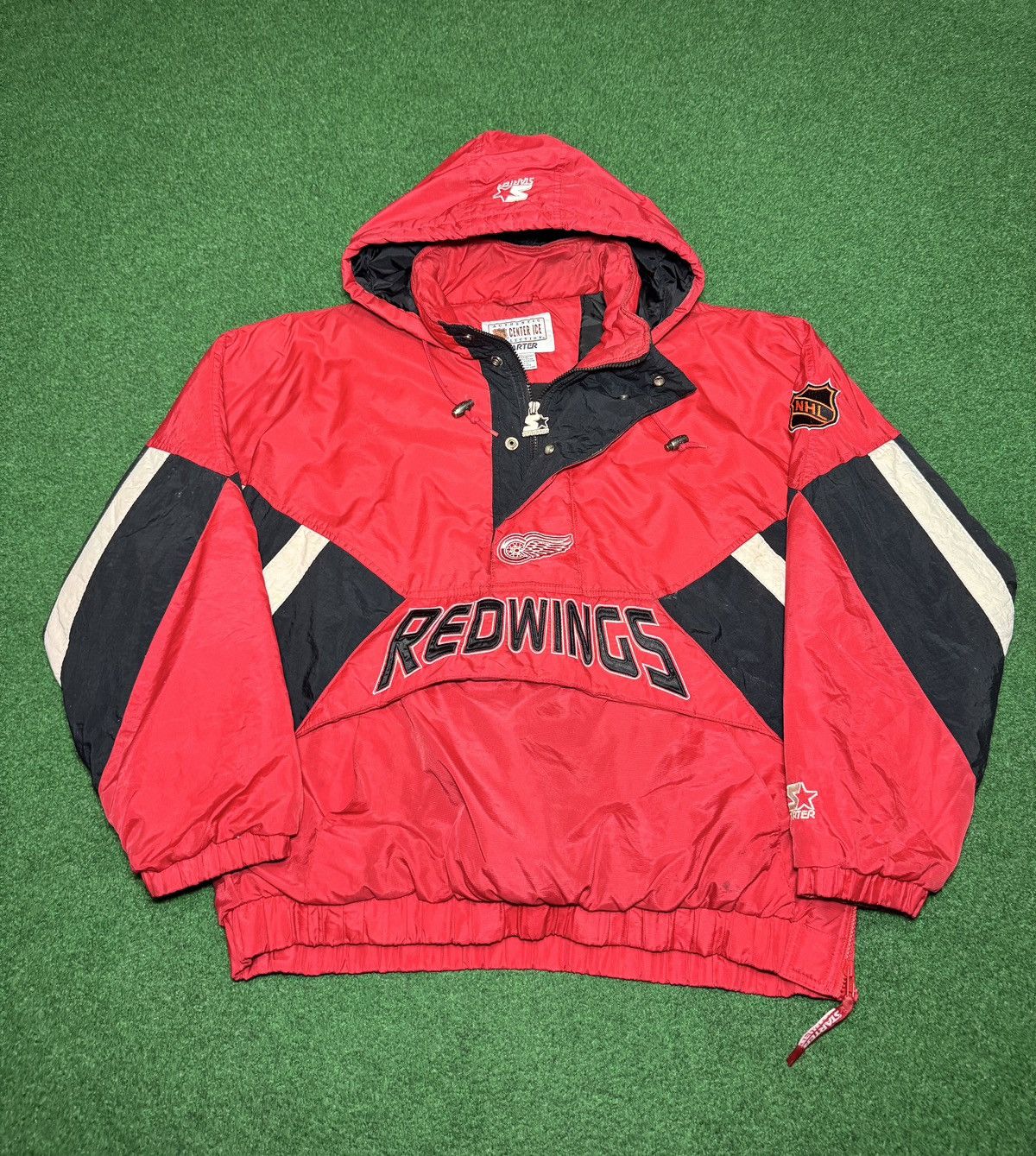 Starter Vintage Detroit Red Wings 90s Starter NHL Jacket XL Puffer Size US XL / EU 56 / 4 - 1 Thumbnail