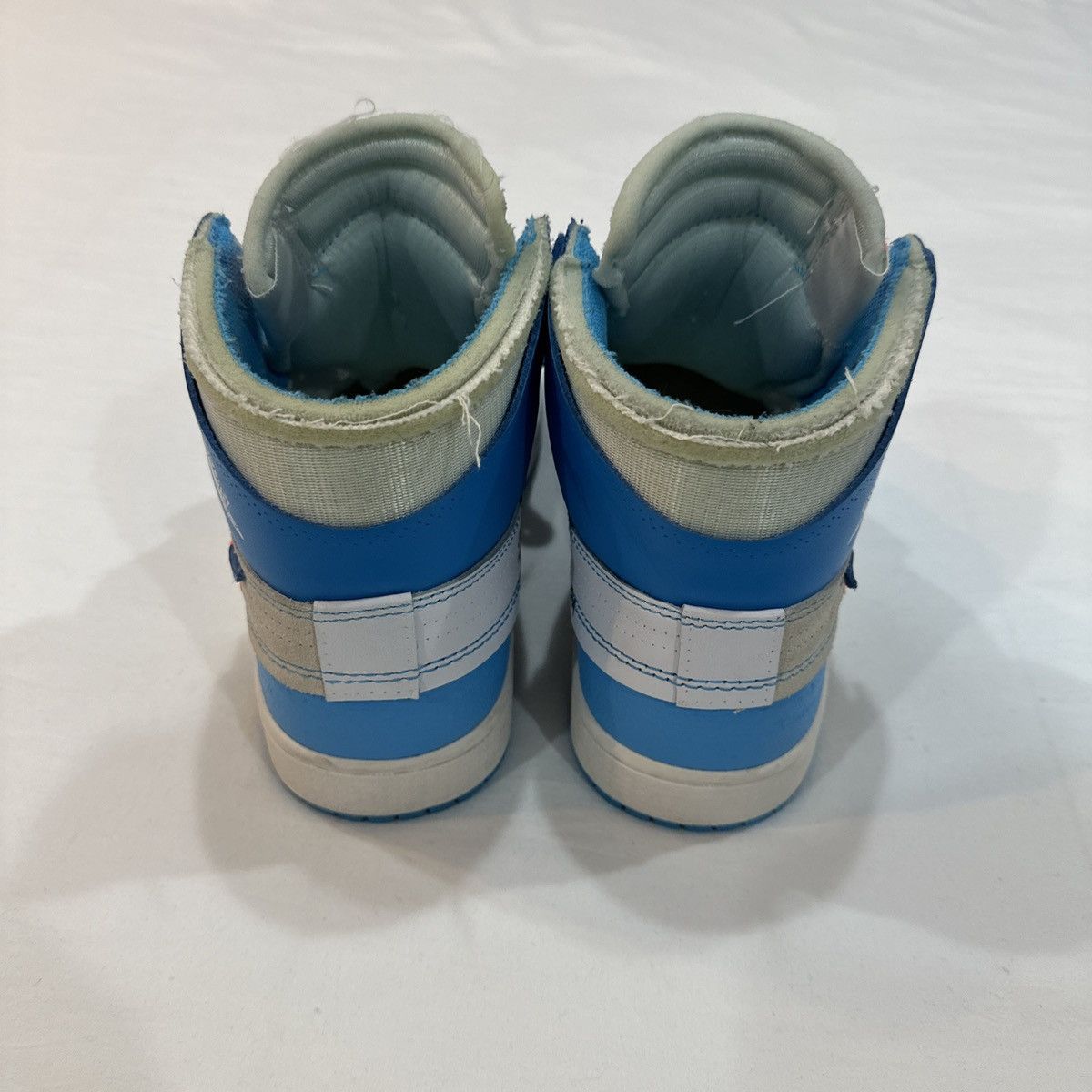 Jordan Brand × Off-White Off White x Air Jordan 1 Retro High OG ‘UNC’ Size US 8.5 / EU 41-42 - 5 Thumbnail