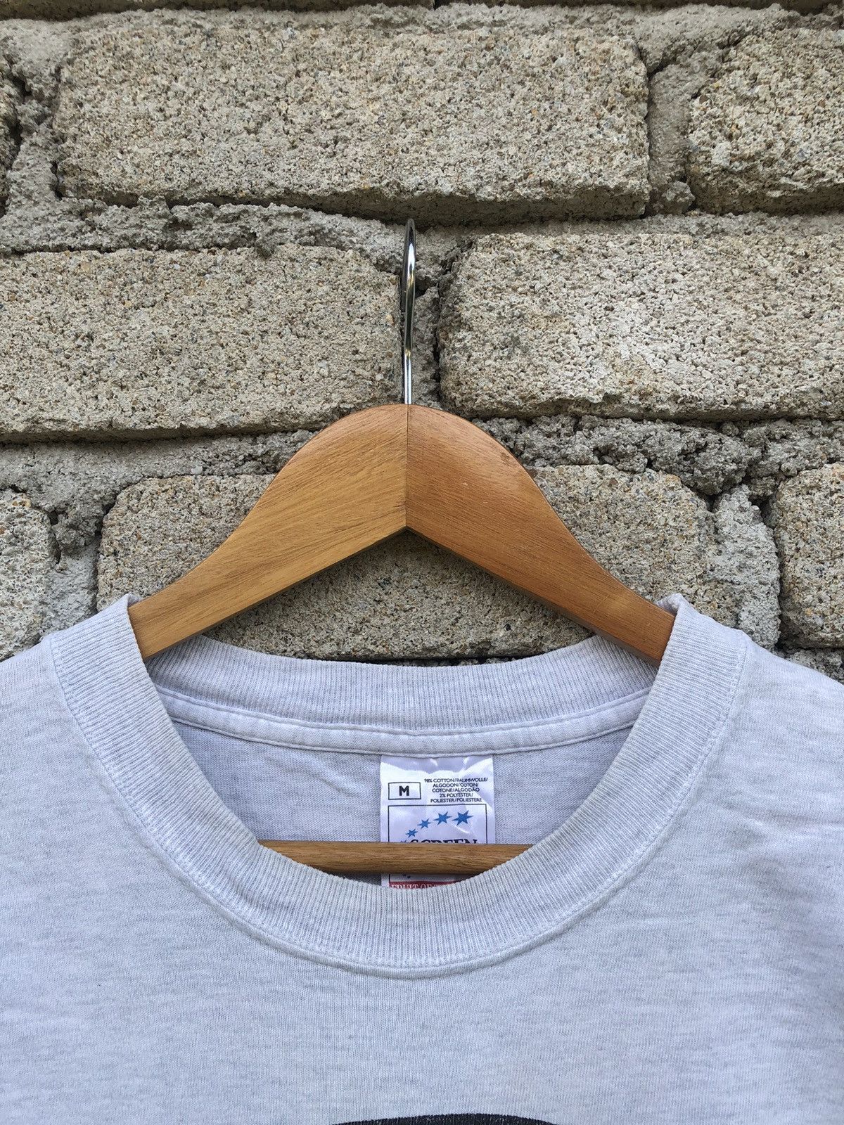 Vintage Vintage 90s The Isle Of Skye Brewery Leann An Eilein Tee Size US M / EU 48-50 / 2 - 8 Thumbnail
