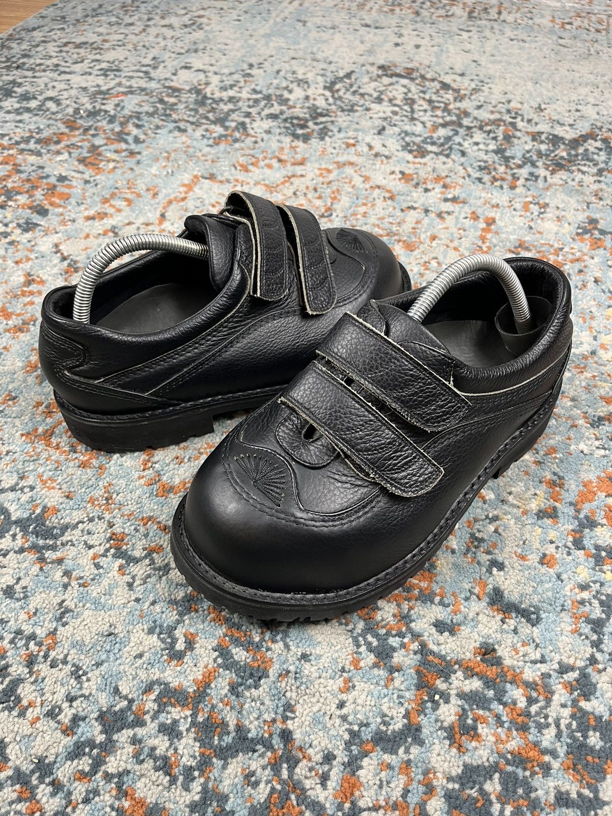 Vintage Vintage y2k Huge Oversized low top boots real leather crazy Size US 7 / EU 40 - 2 Thumbnail