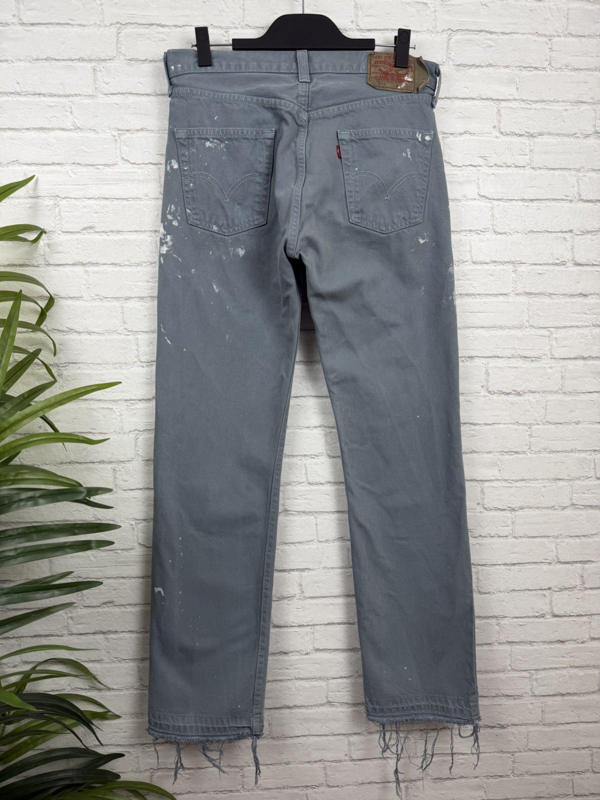 Levi's (33x33) PAINT THRASHED FADED Blue Levi’s 501 Jeans Size US 33 - 12 Thumbnail