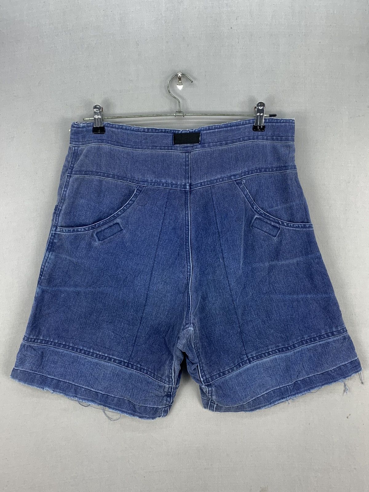 The North Face Vintage The North Face Distressed Short Pants Size US 31 - 9 Thumbnail
