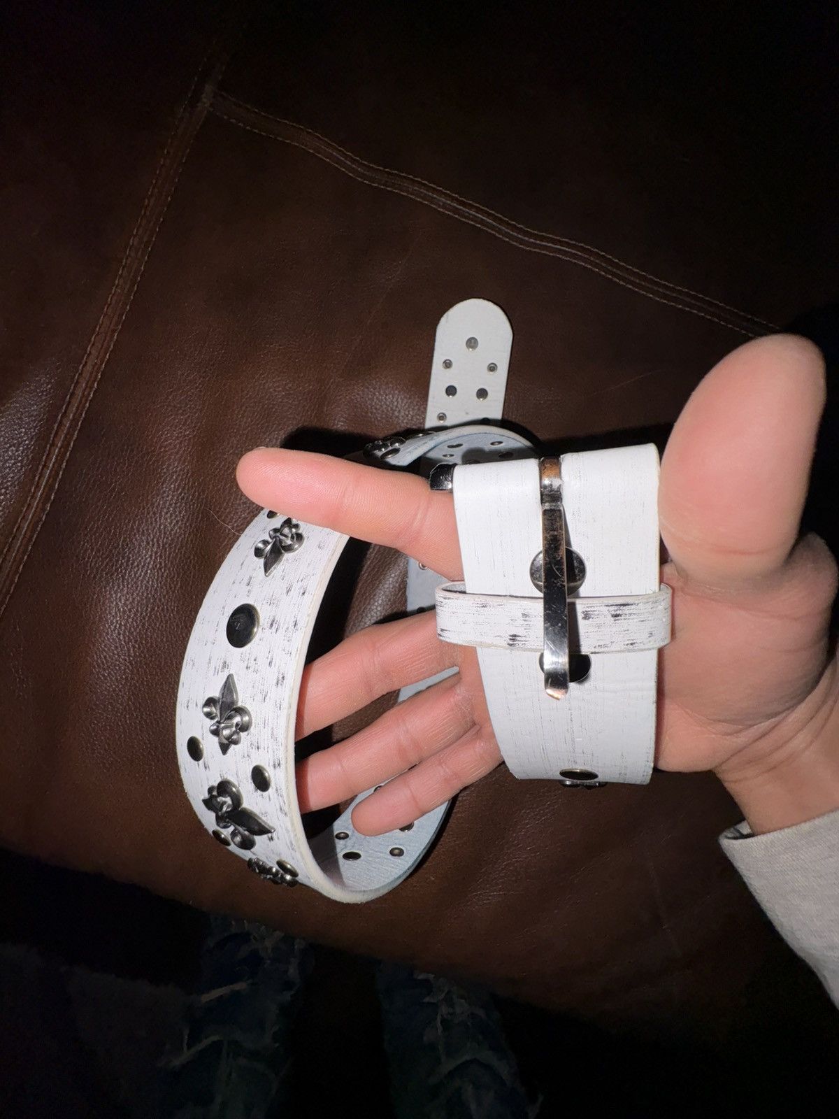 Other WHITE FLEUR DE LIS STUDDED ROCK REVIVAL BELT Size 30 - 5 Thumbnail