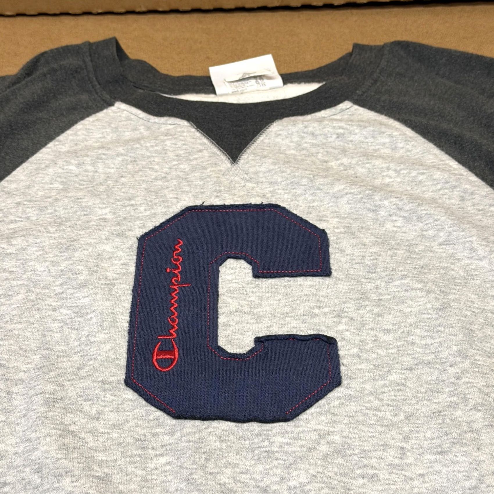 Champion Champion Sweatshirt Mens Medium Gray Pullover Fleece Raglan C Patch Size US M / EU 48-50 / 2 - 2 Thumbnail