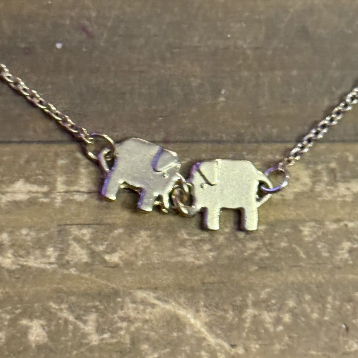 Other Gold tone intertwined elephant necklace Size ONE SIZE - 4 Thumbnail