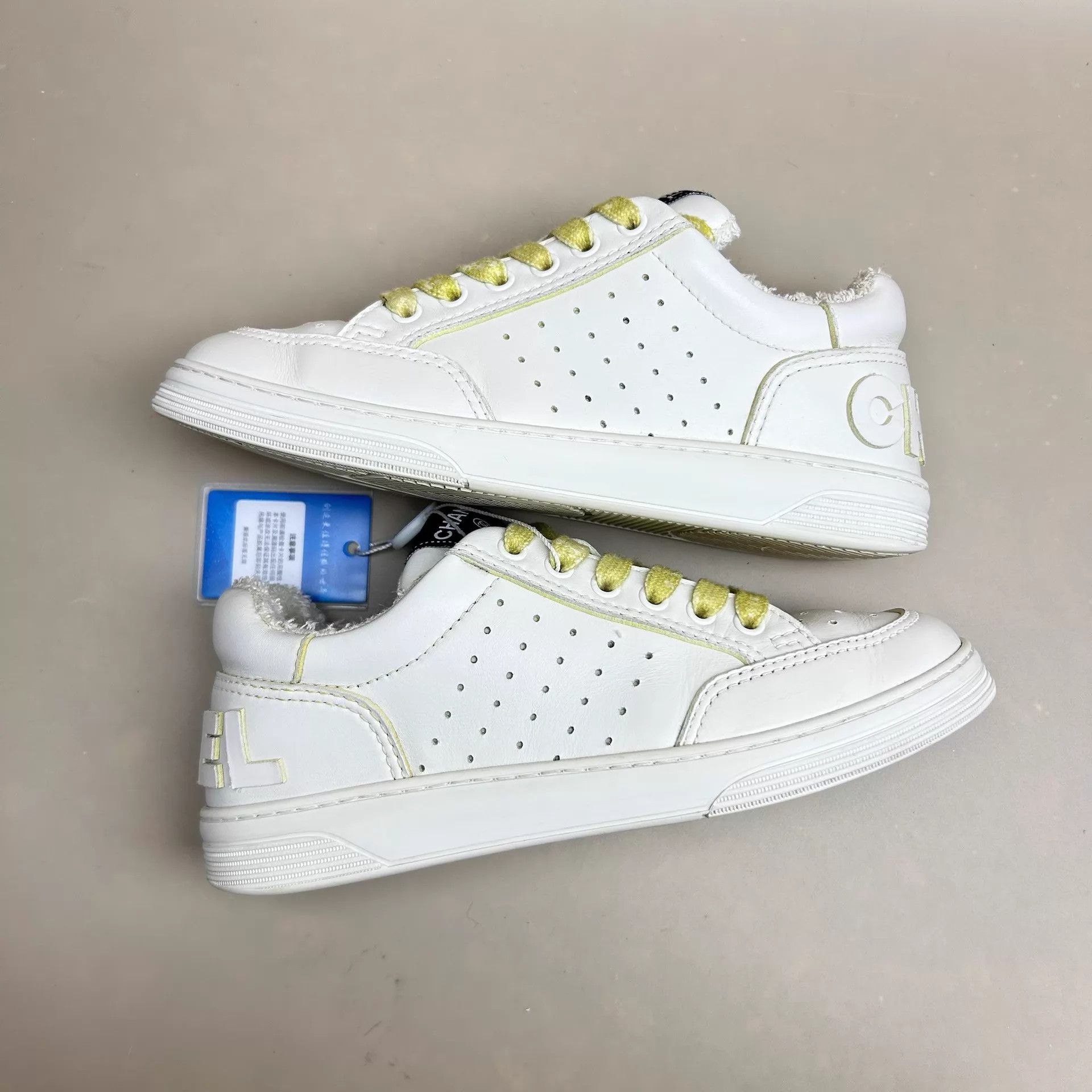 Chanel CHANEL White & Green CC Logo Sneaker 37 Size US 6.5 / IT 36.5 - 5 Thumbnail